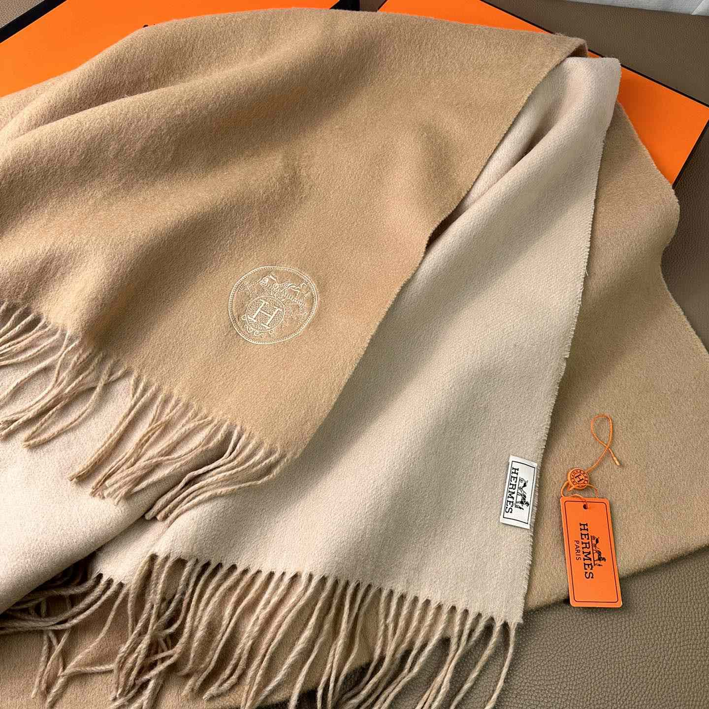 Hermès double-sided cashwool scarf - DesignerGu