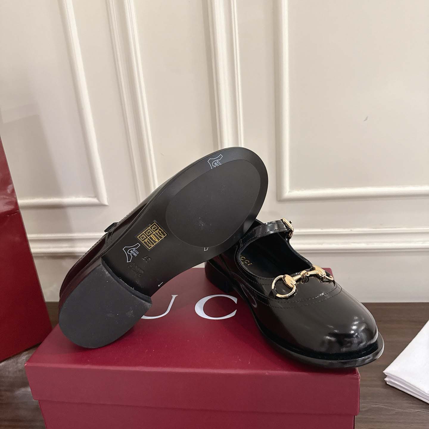 Gucci Women's Mary Jane With Horsebit - DesignerGu