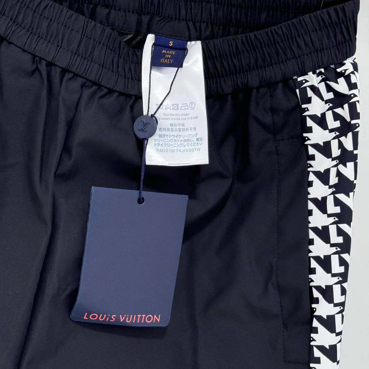 Louis Vuitton Technical Jogpants - DesignerGu