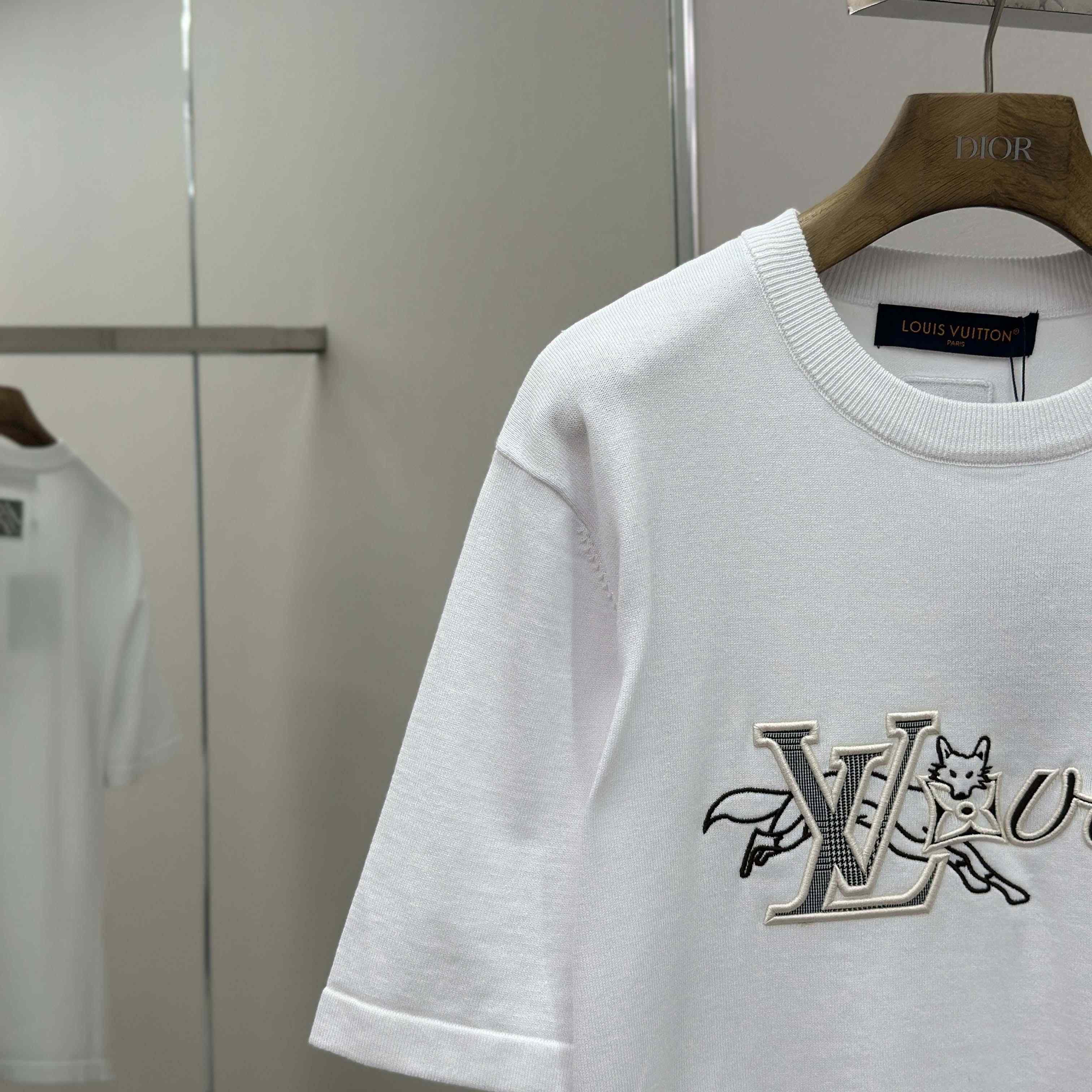 Louis Vuitton Short-Sleeved Crewneck   - DesignerGu