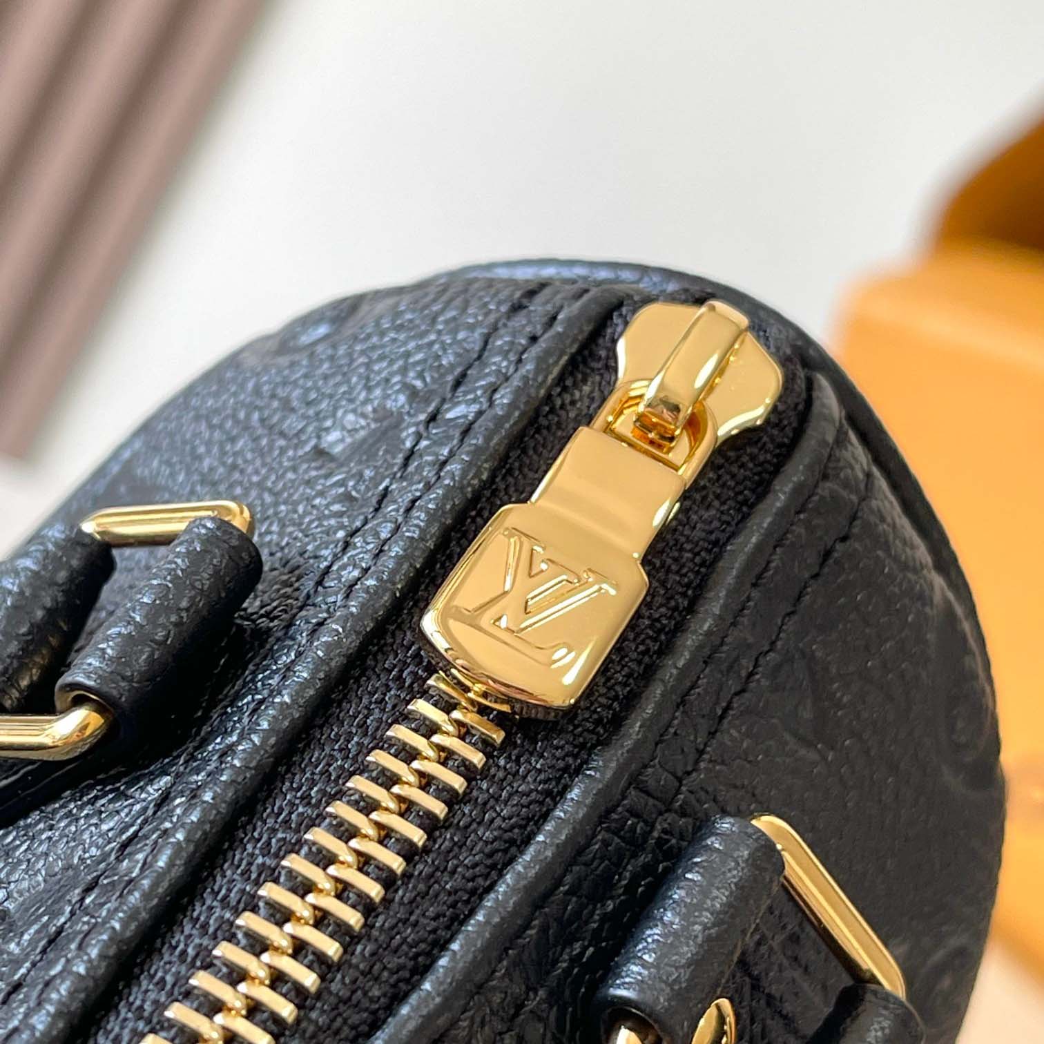 Louis Vuitton Nano Speedy   M82450 - DesignerGu