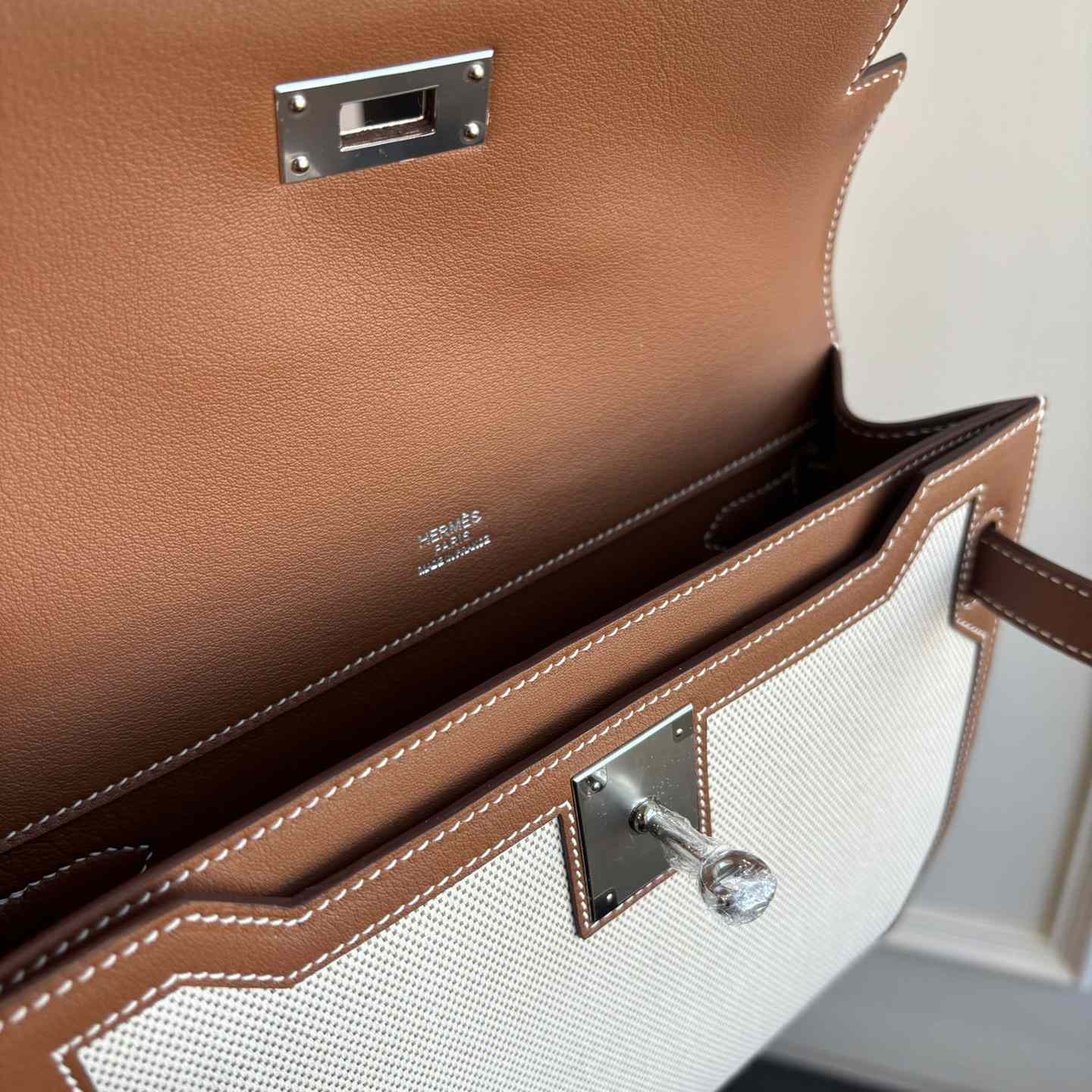 Hermes Kelly Depeches 25 Pouch - DesignerGu