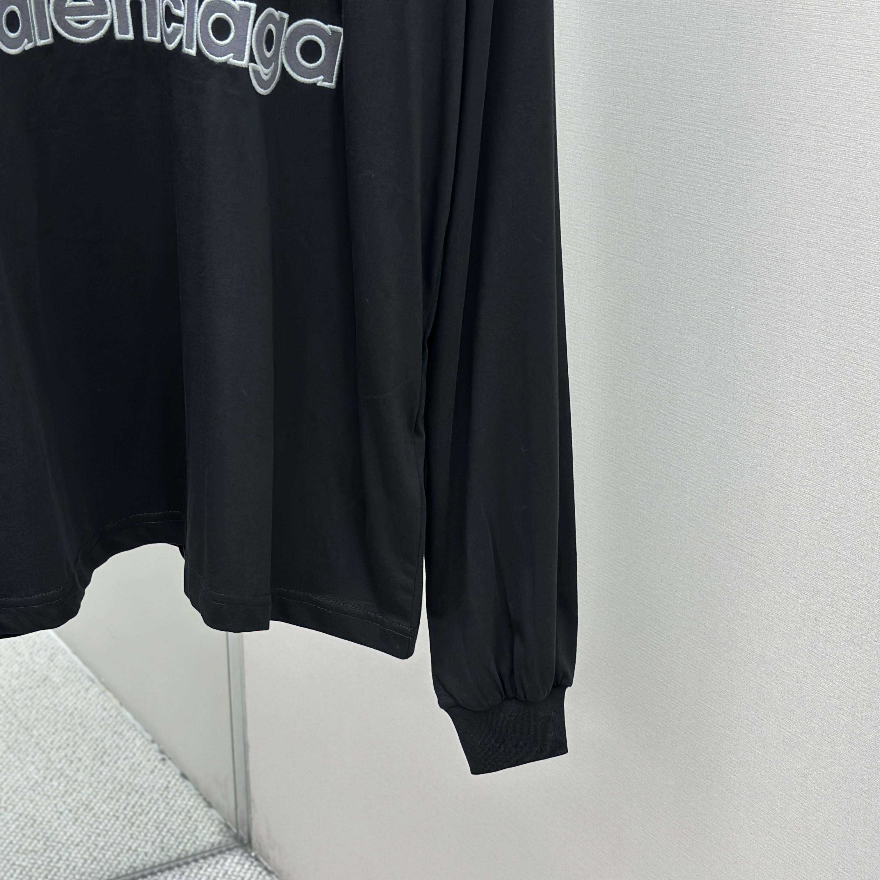 Balenciaga 3B Football Long Sleeve V-Neck T-Shirt In Black - DesignerGu