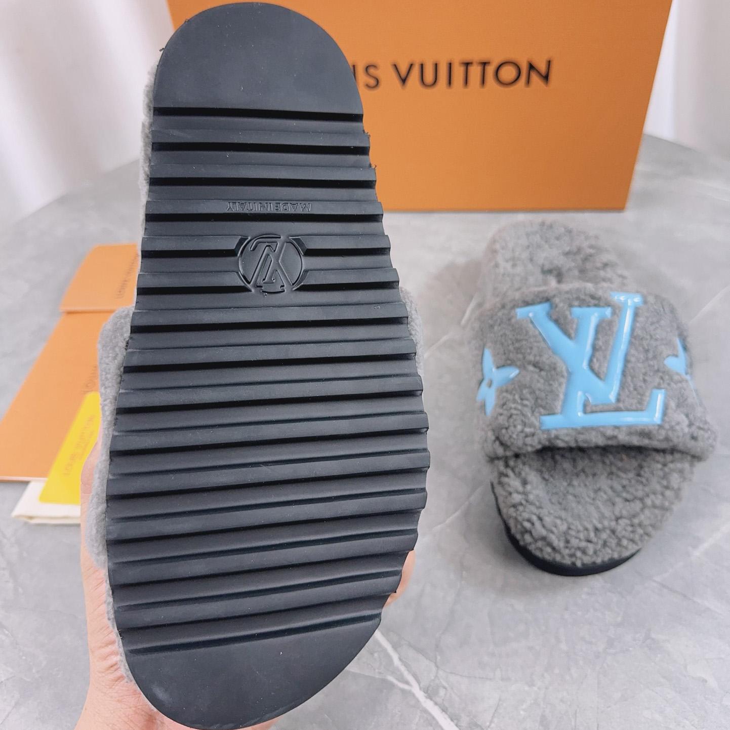Louis Vuitton Fuzzy Slippers - DesignerGu