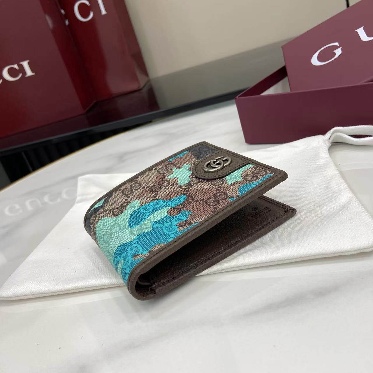 Gucci GG Bi-fold Wallet - DesignerGu