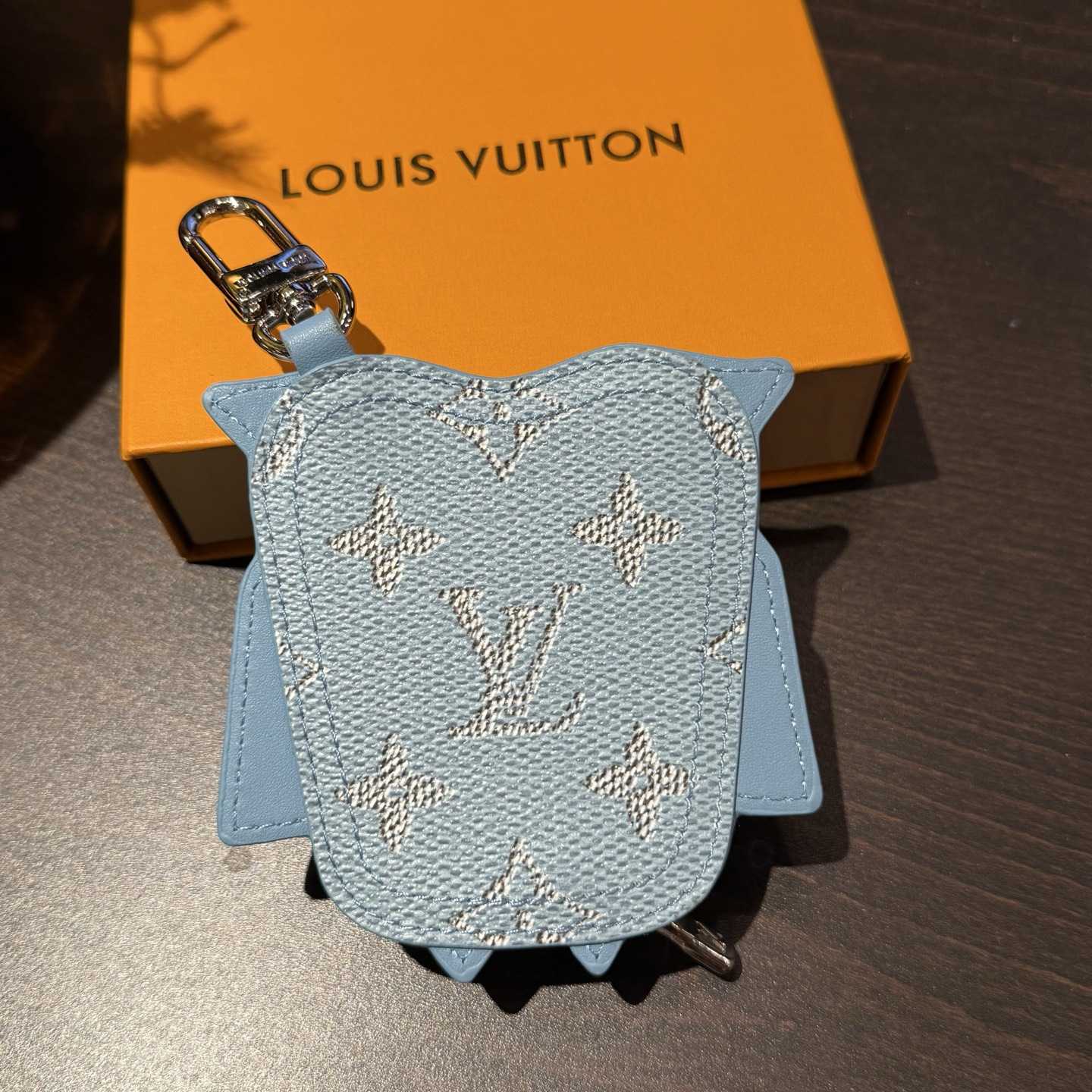 Louis Vuitton LV Owl Bag Charm S00 - DesignerGu