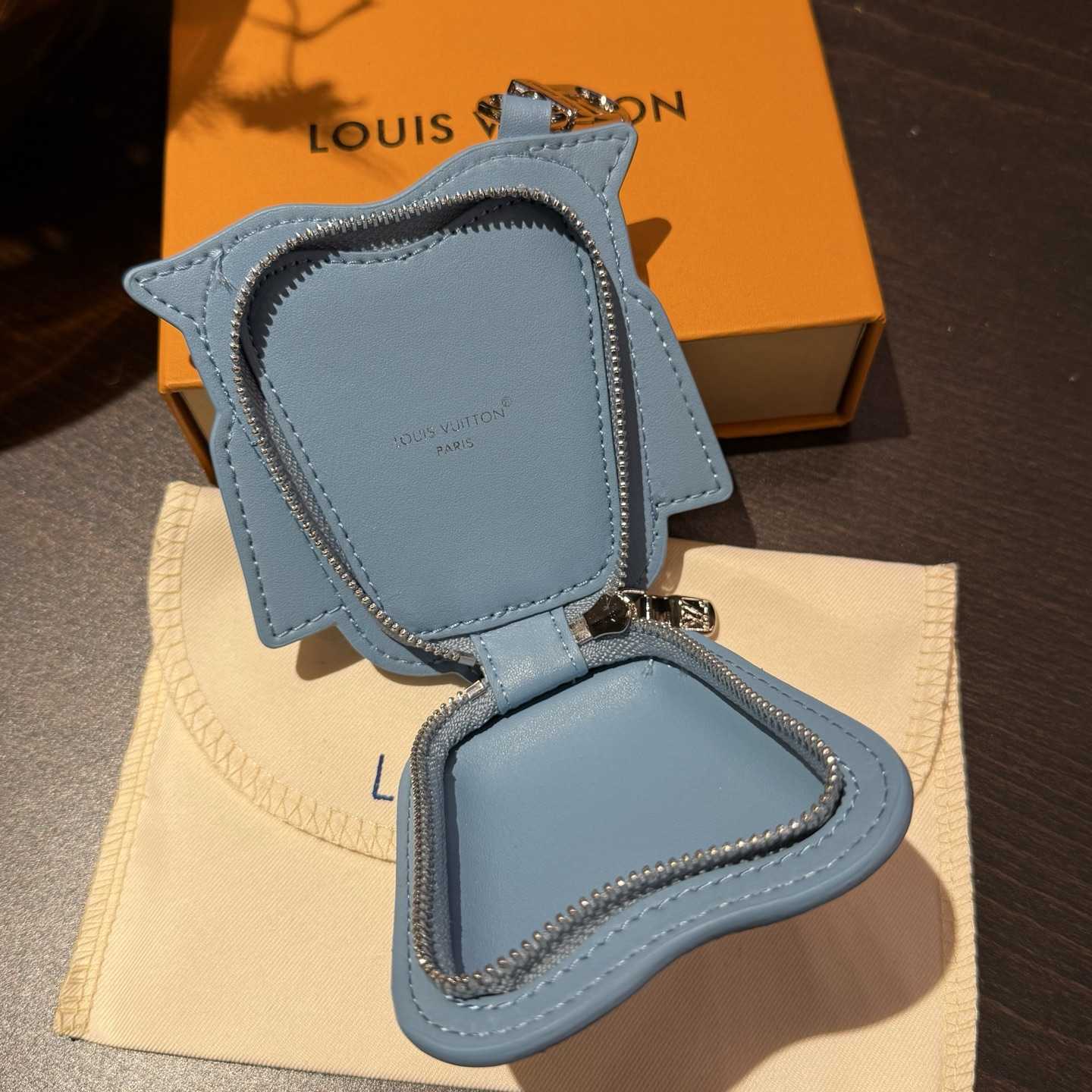 Louis Vuitton LV Owl Bag Charm S00 - DesignerGu