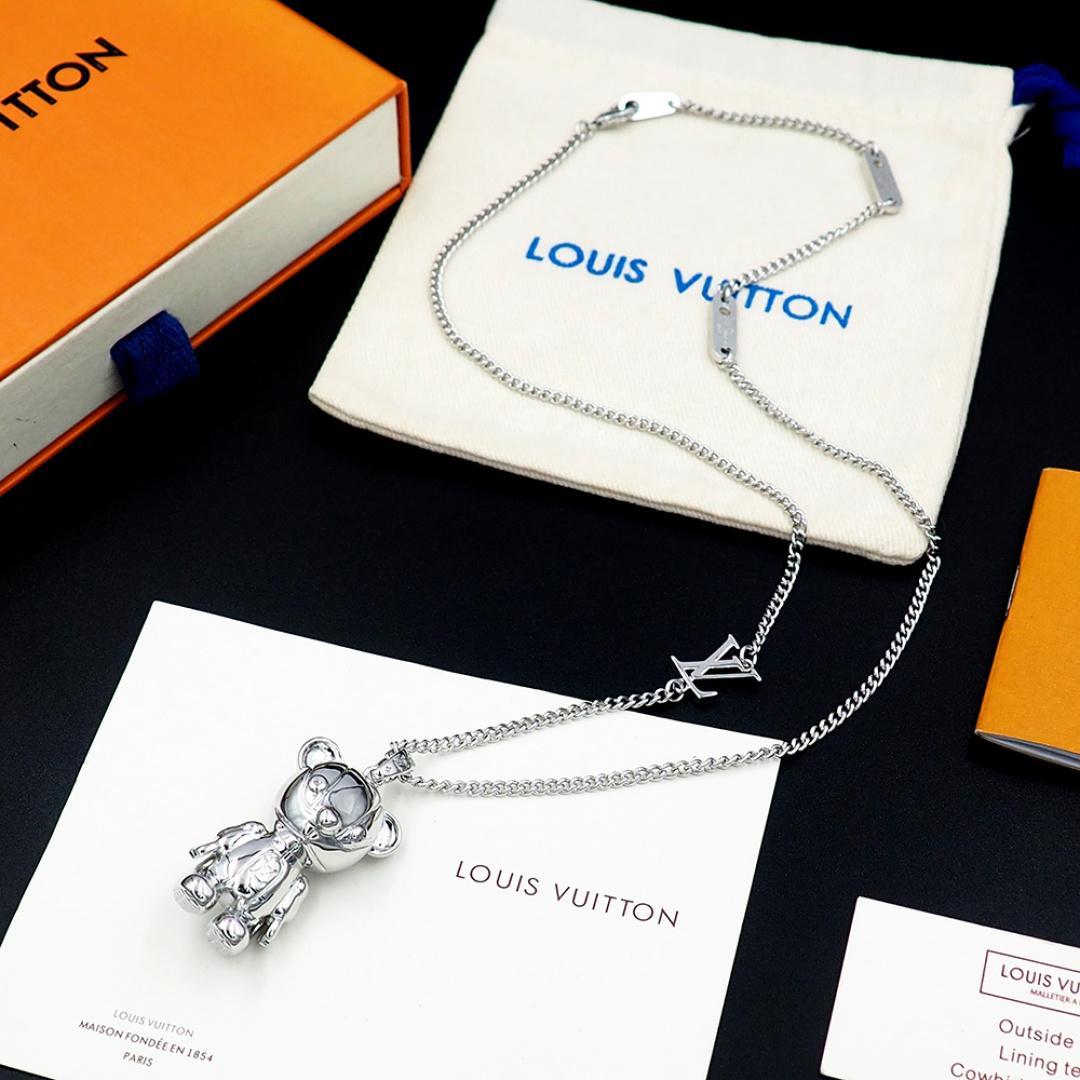 Louis Vuitton LV Louis Medium Charm S00  - DesignerGu
