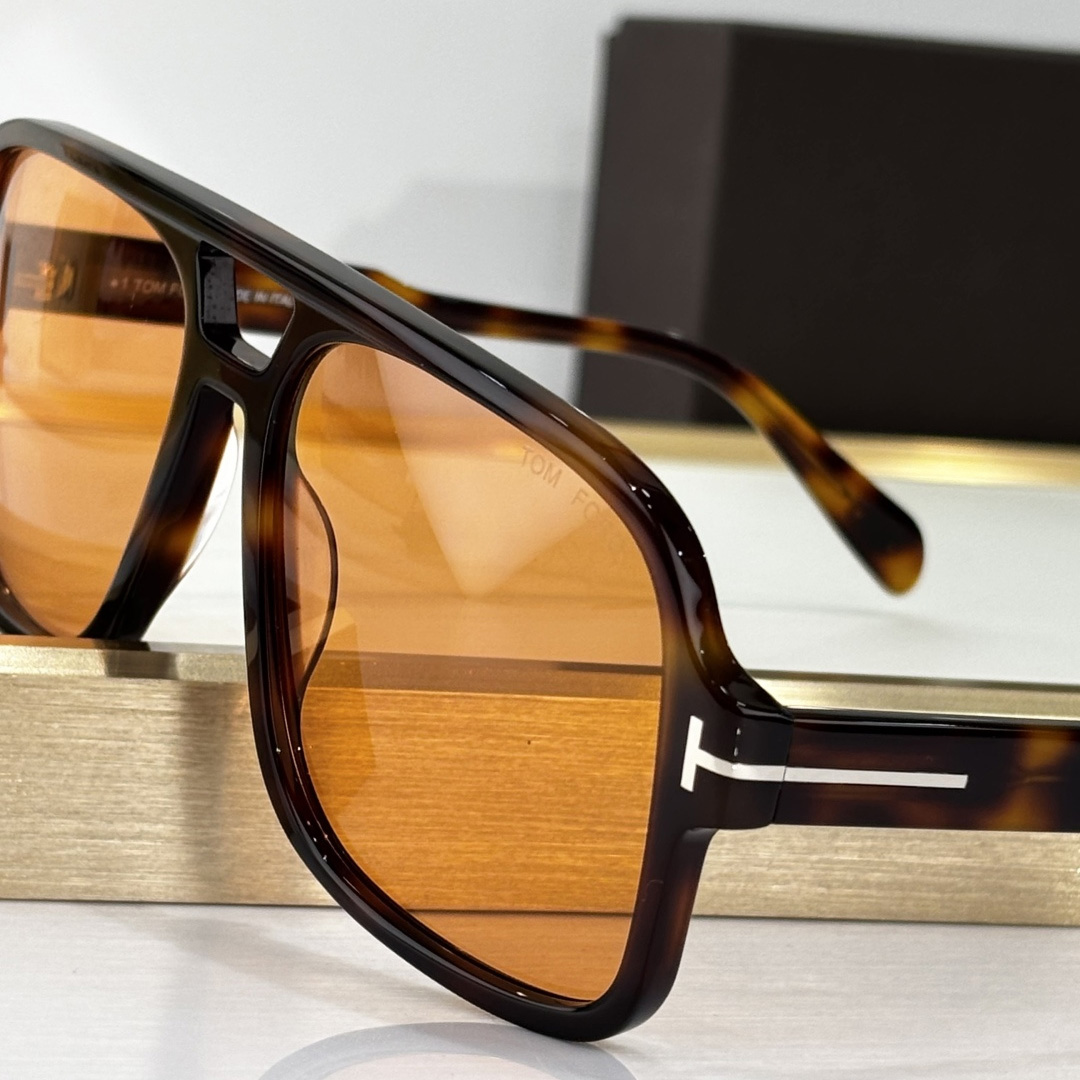 Tom Ford TF884 Sunglasses - DesignerGu