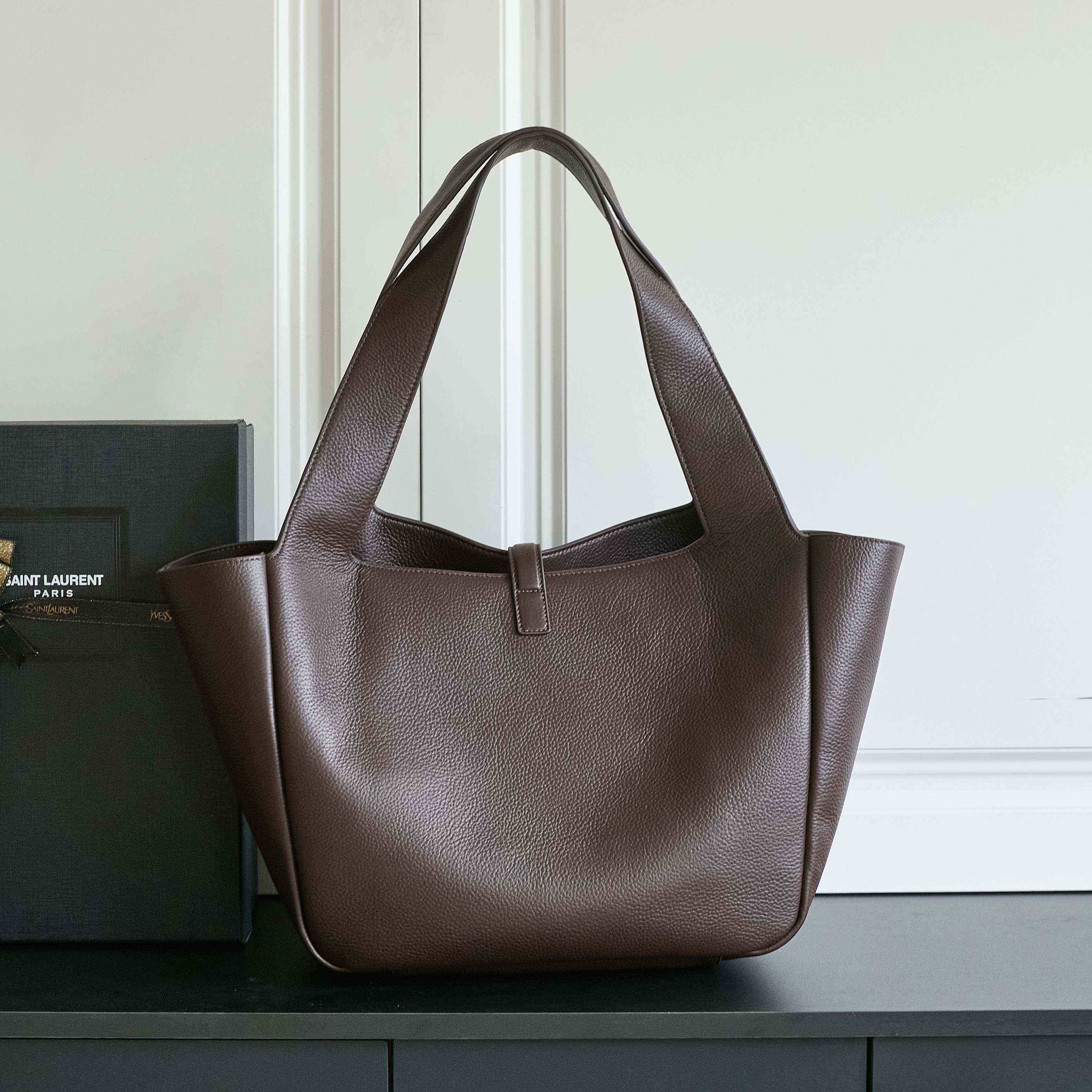 Saint Laurent LE 5 À 7 Bea In Grained Leather - DesignerGu