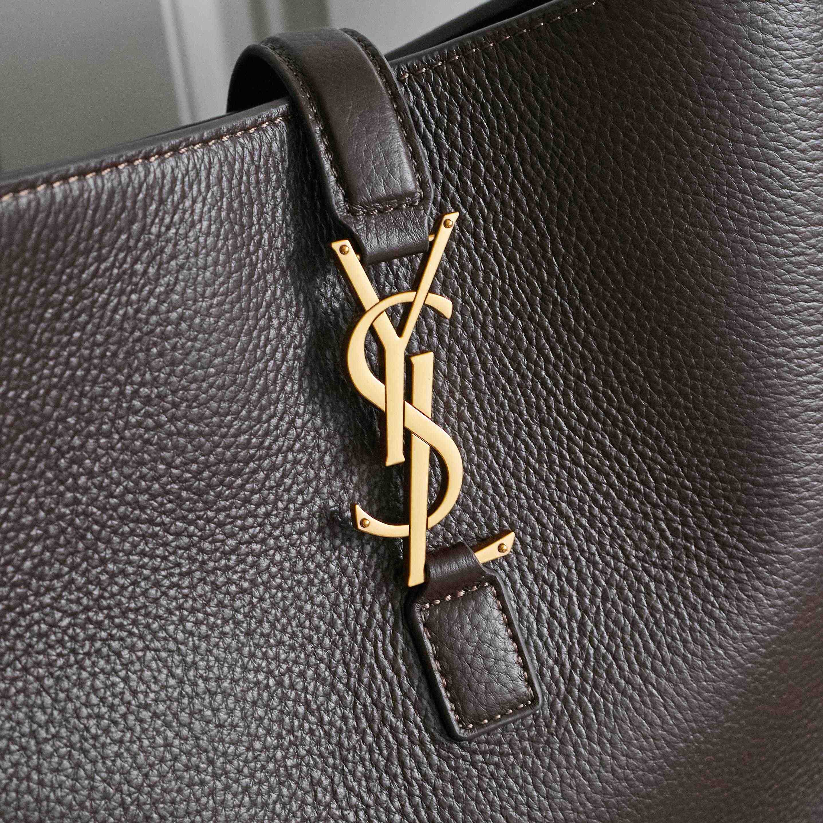 Saint Laurent LE 5 À 7 Bea In Grained Leather - DesignerGu