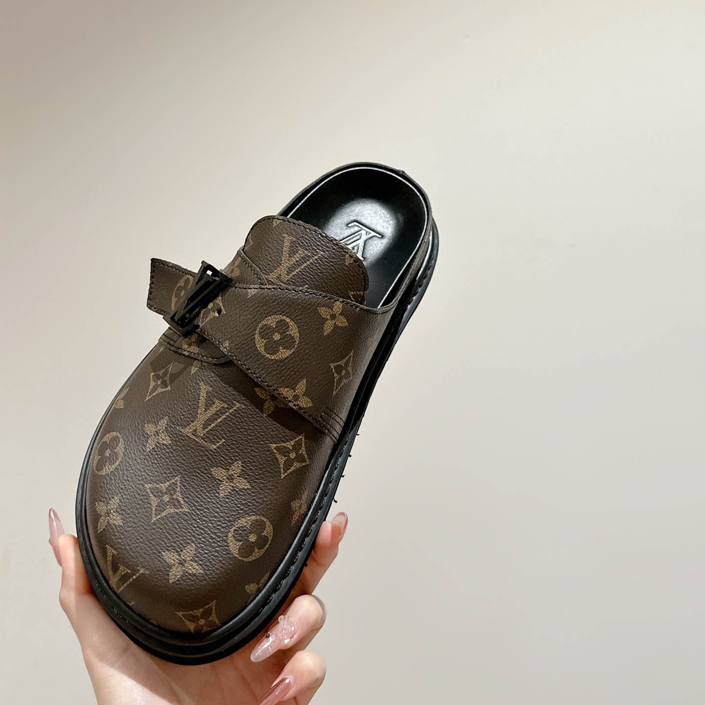 Louis Vuitton LV Easy Mule     - DesignerGu
