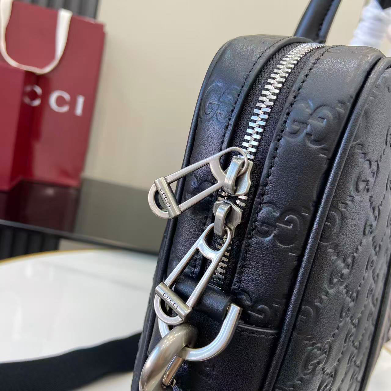 Gucci  GG Emblem Large Briefcase 850222 - DesignerGu