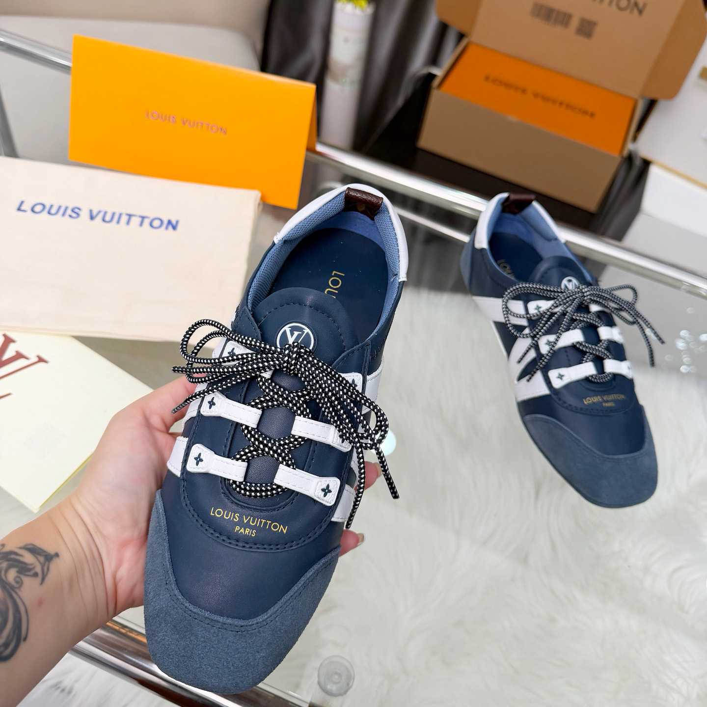 Louis Vuitton Sneakerina 1AIVLV - DesignerGu