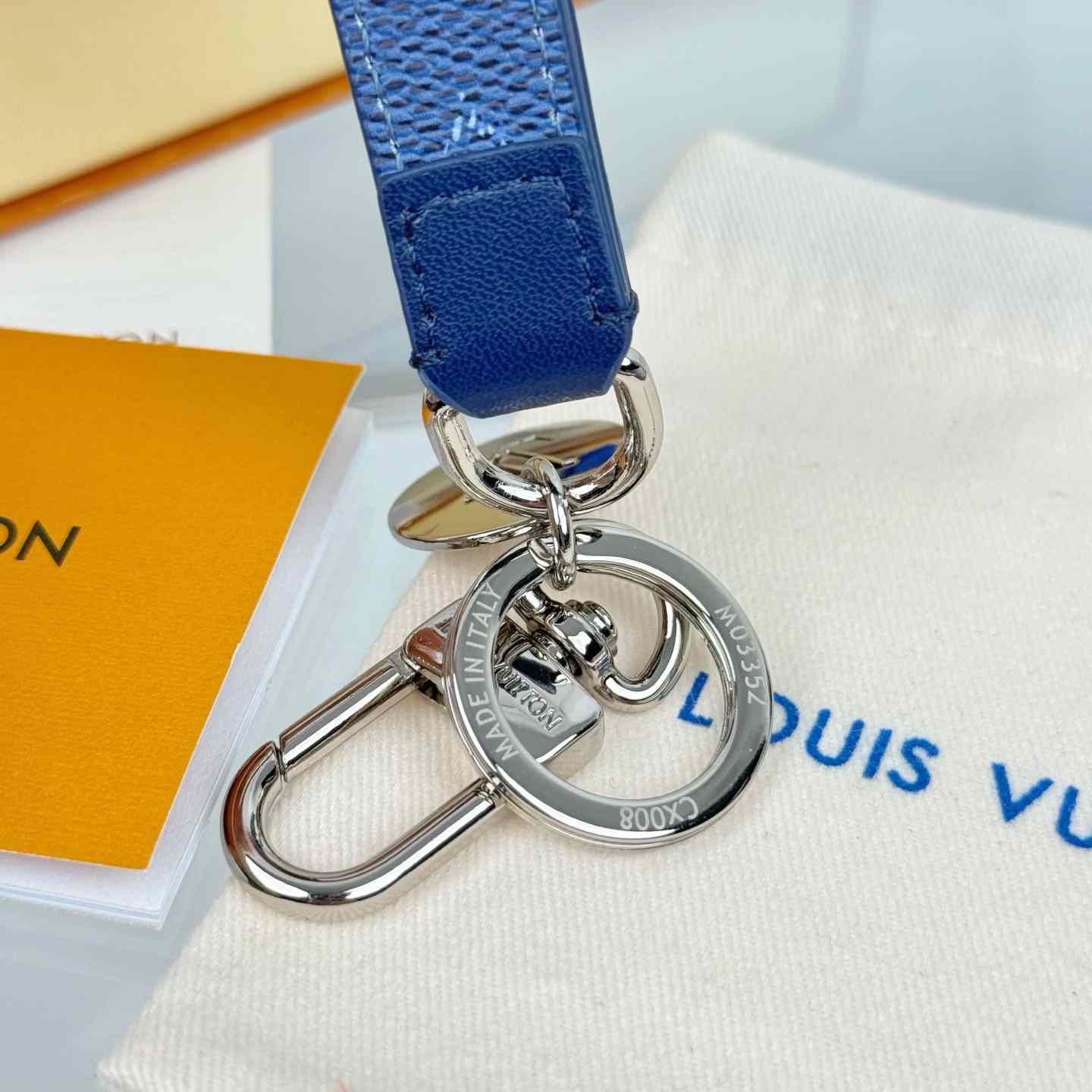 Louis Vuitton LV Slim Dragonne Key Holder and Bag Charm S00  - DesignerGu