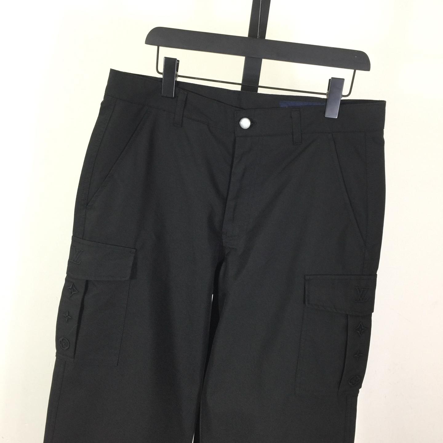 Louis Vuitton Signature Cargo Pants - DesignerGu
