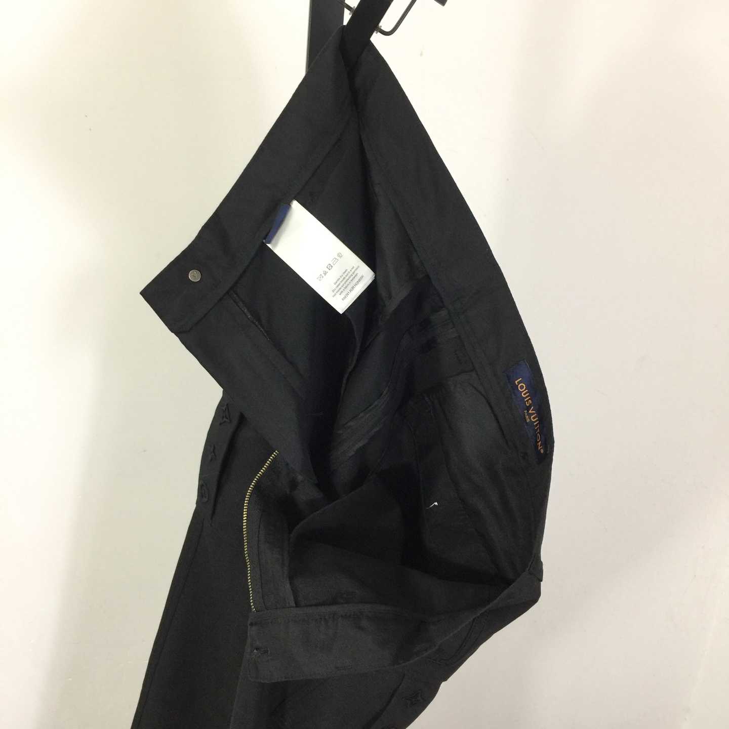 Louis Vuitton Signature Cargo Pants - DesignerGu