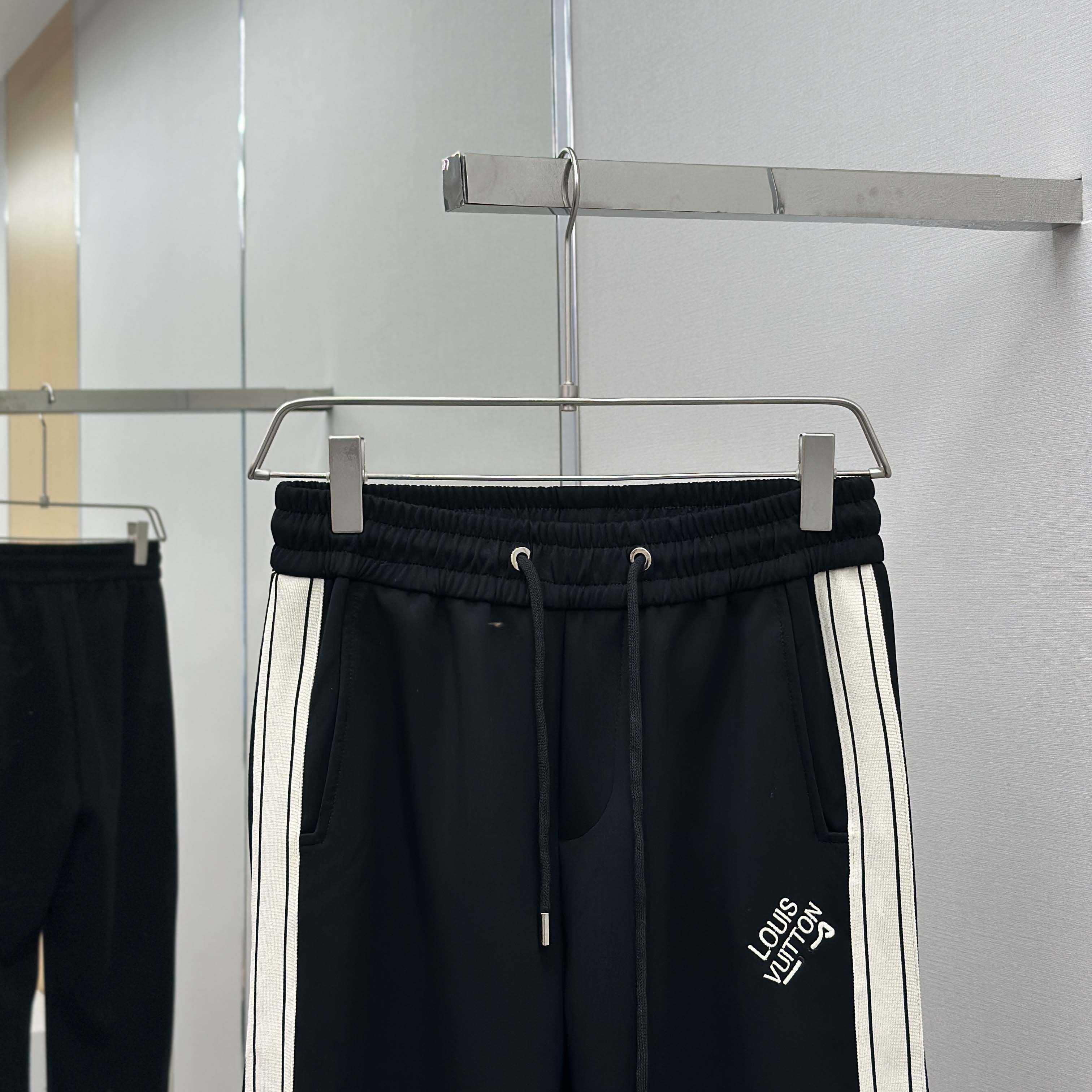 Louis Vuitton Trousers In Cotton  - DesignerGu