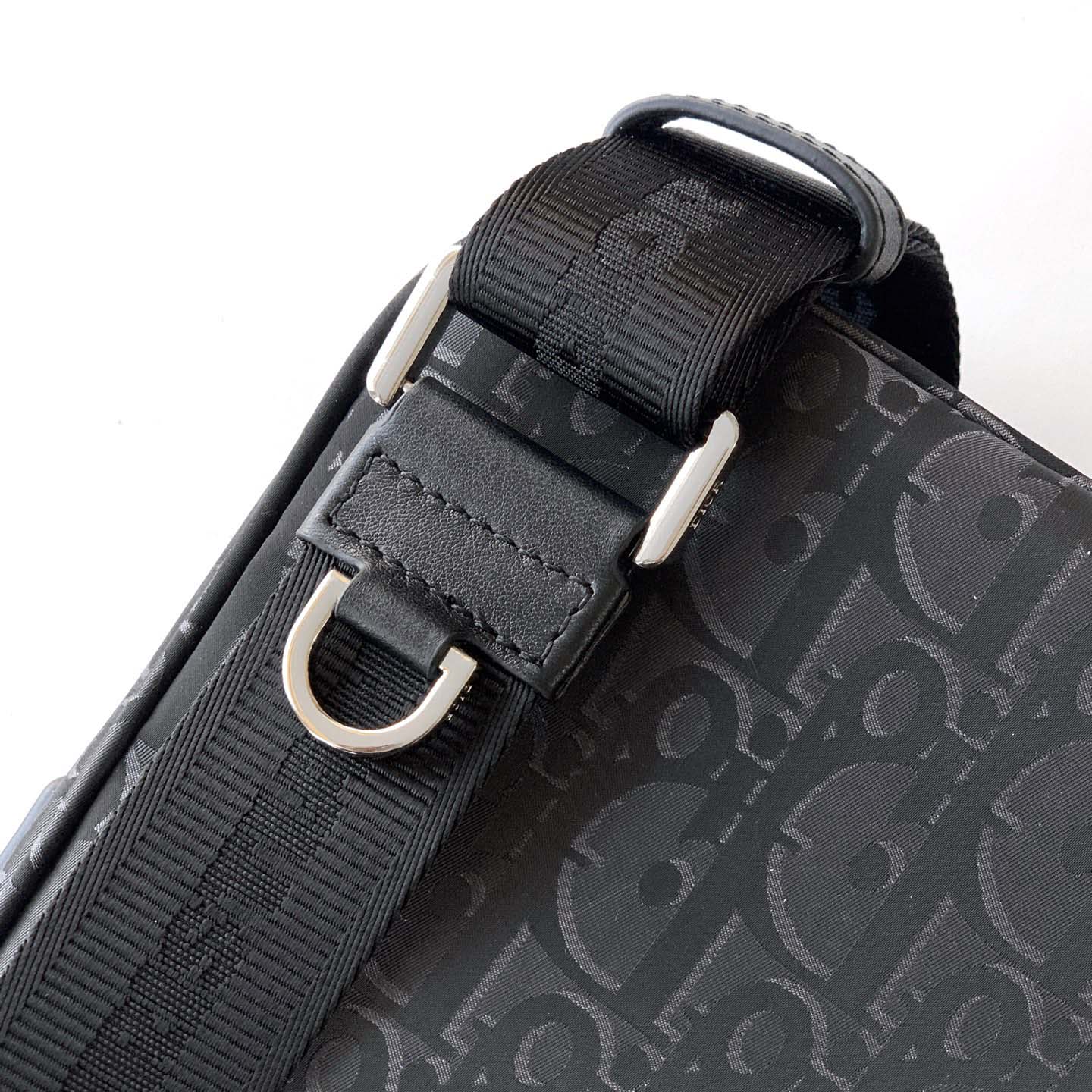 Dior Trek Messenger Bag - DesignerGu