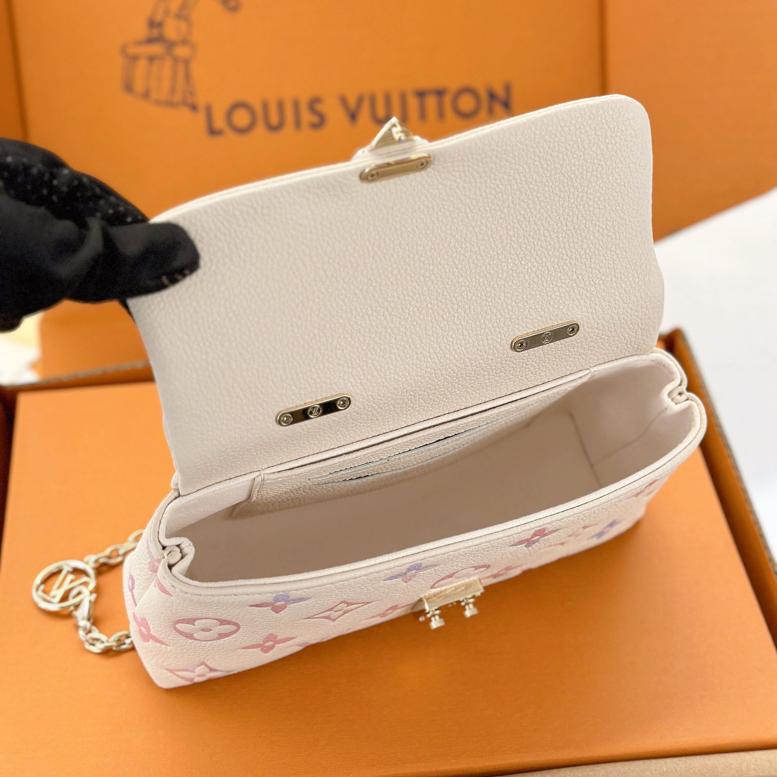 Louis Vuitton Nano Madeleine M25596 - DesignerGu