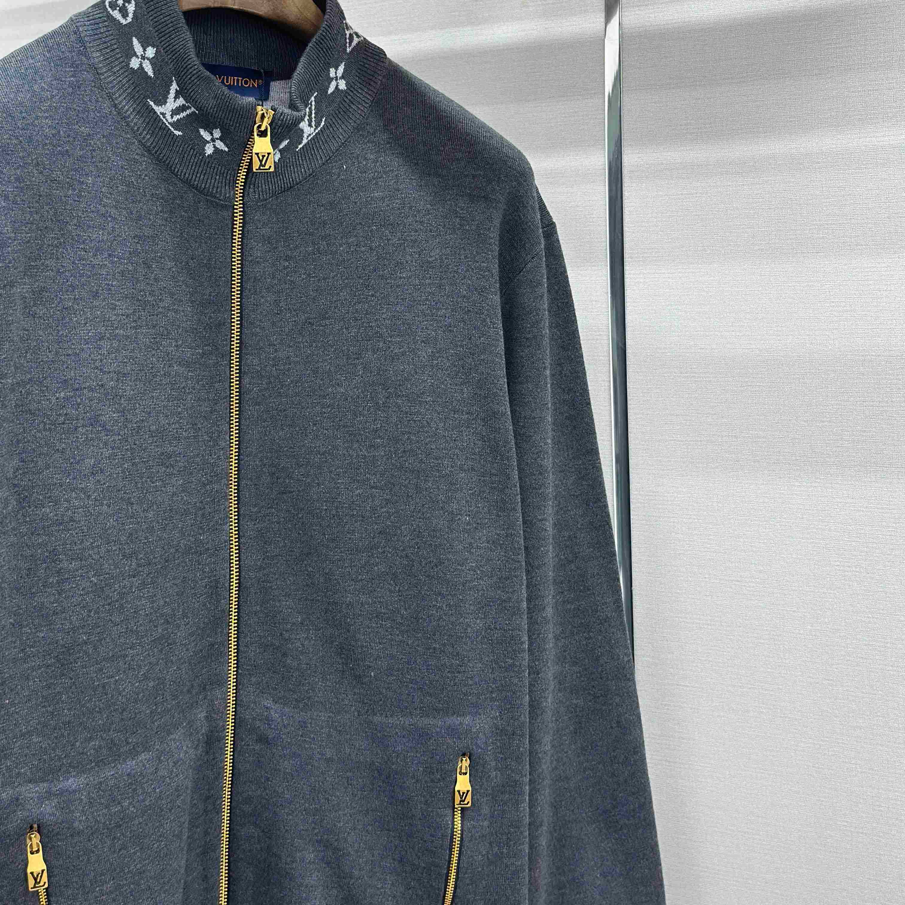 Louis Vuitton Zippered Fleece Blouson    1AJTU2 - DesignerGu