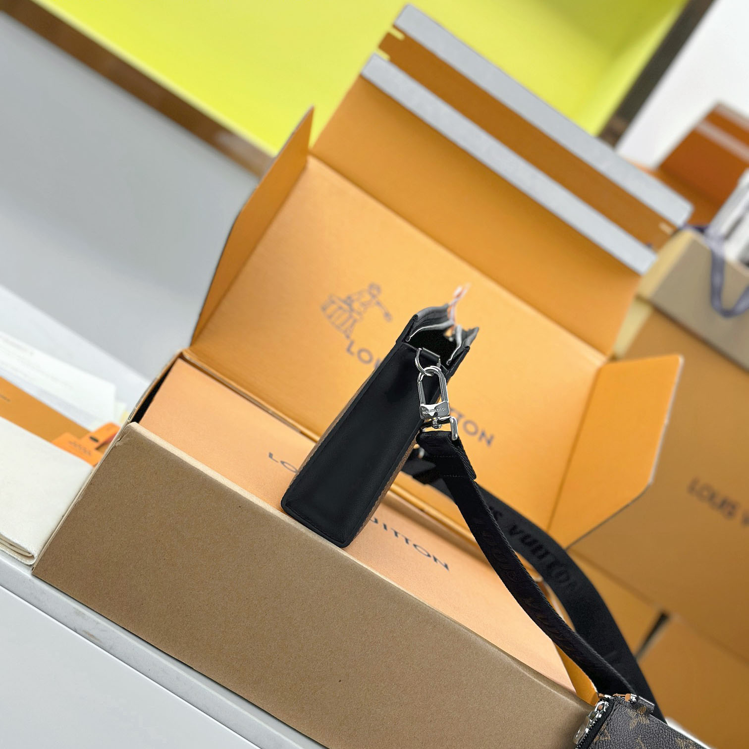 Louis Vuitton Gaston Wearable Wallet M14036 - DesignerGu