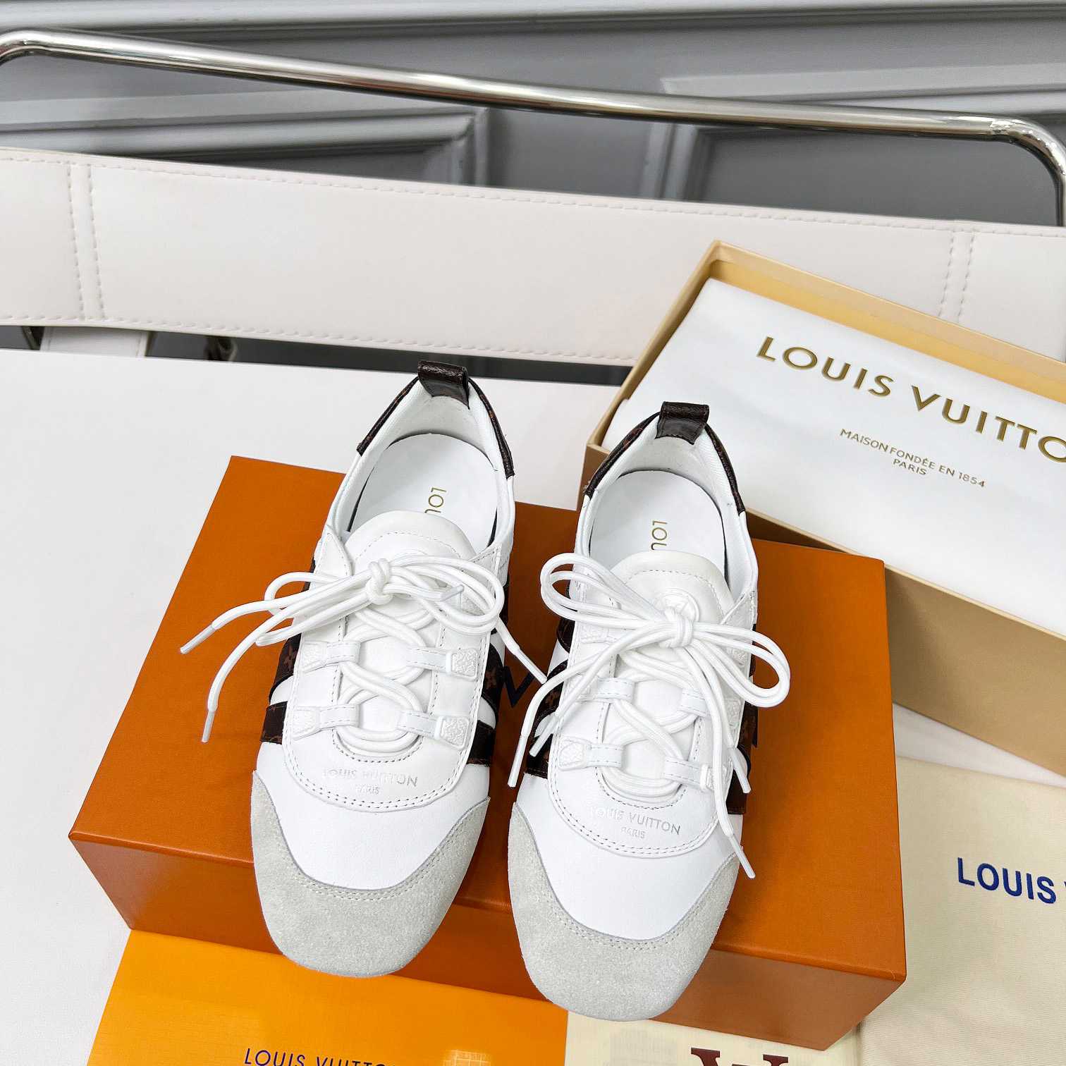Louis Vuitton Sneakerina 1AHNC6 - DesignerGu