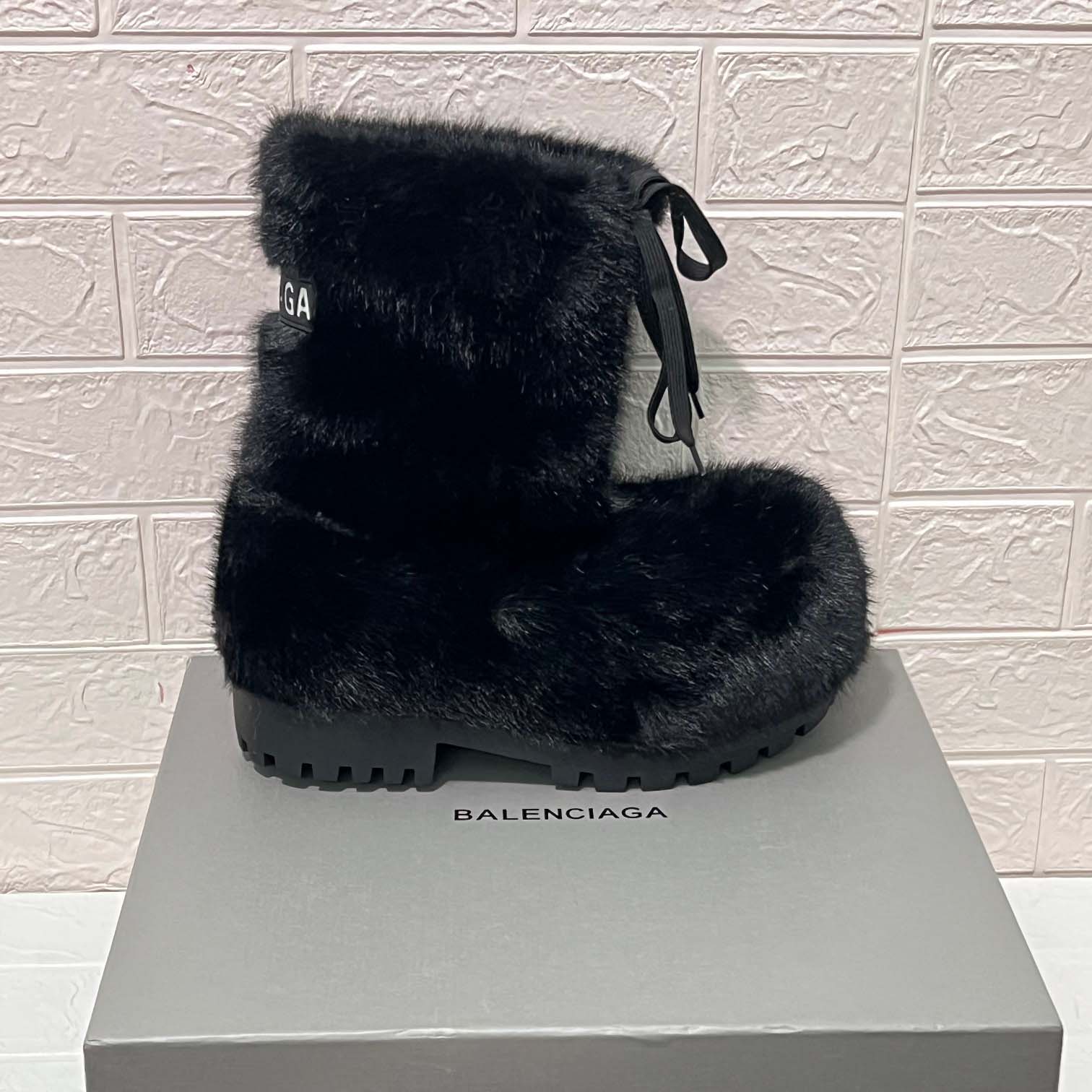 Balenciaga Alaska Low Boot In Black Synthetic Material - DesignerGu