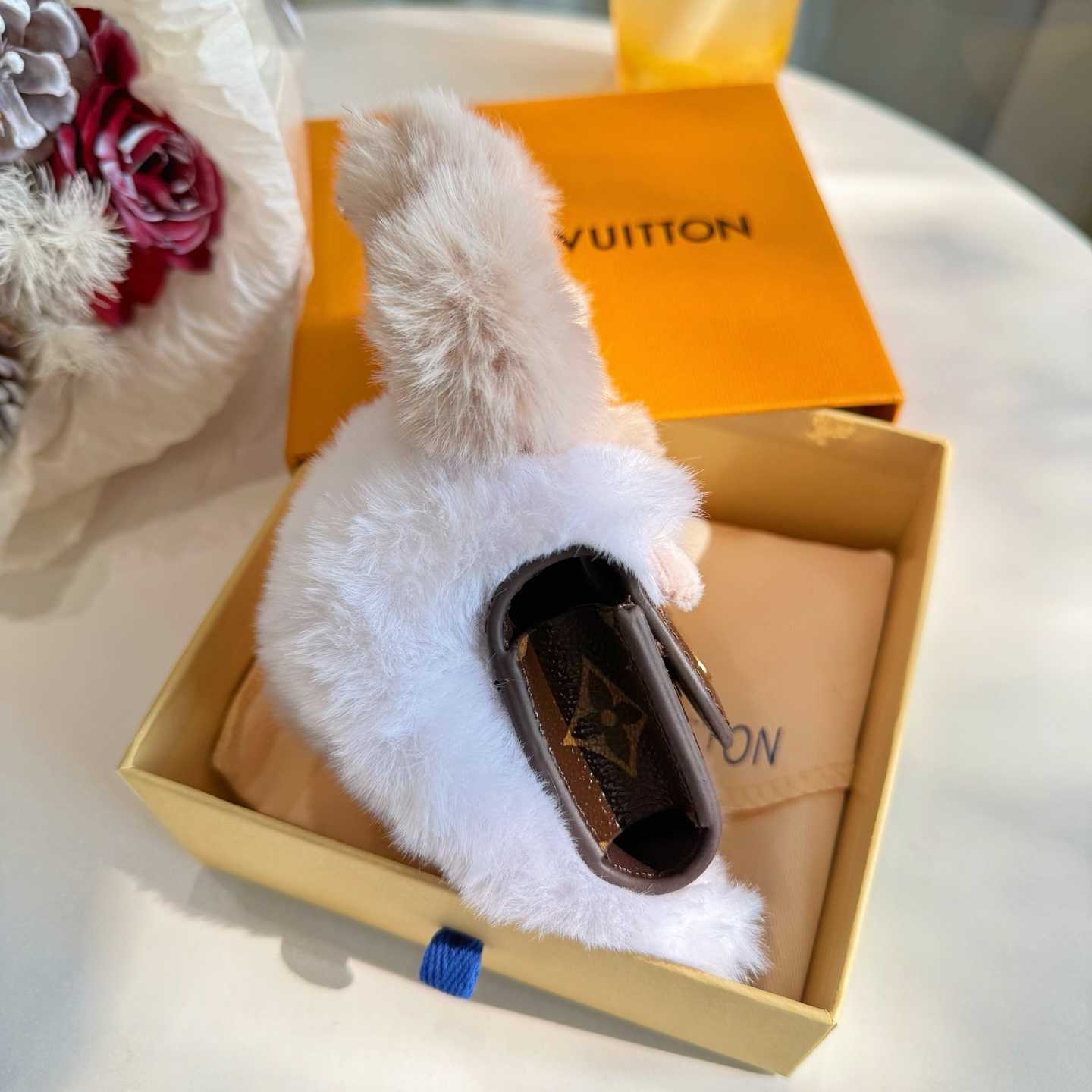 Louis Vuitton Vivienne Bag Charm S00 - DesignerGu