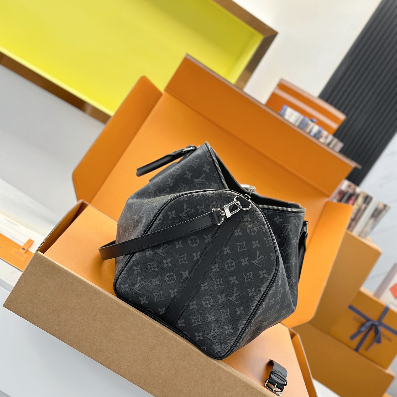 Louis Vuitton Keepall Bandoulière 55 Mon Monogram P01951 - DesignerGu