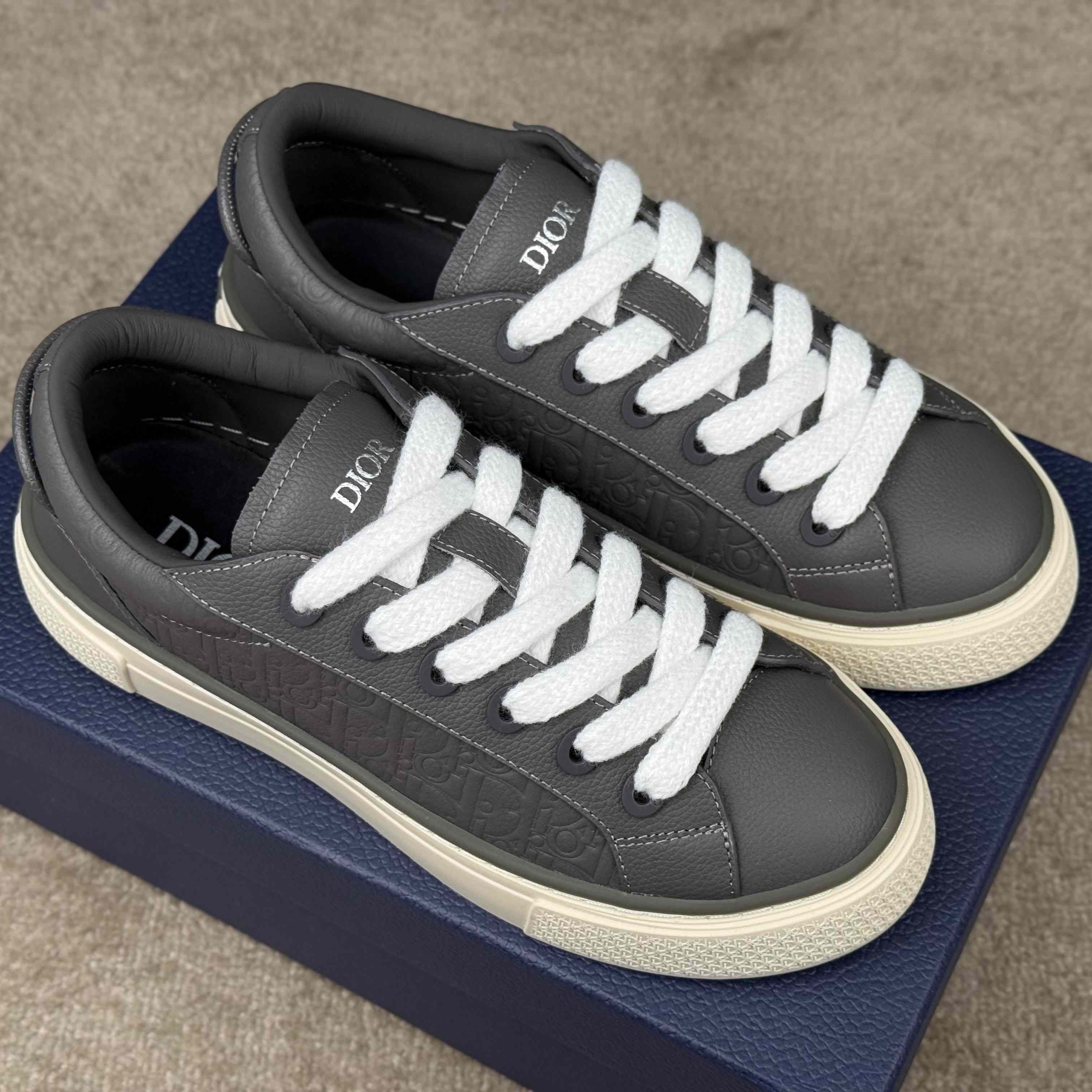 Dior B33 Spin Sneaker  - DesignerGu