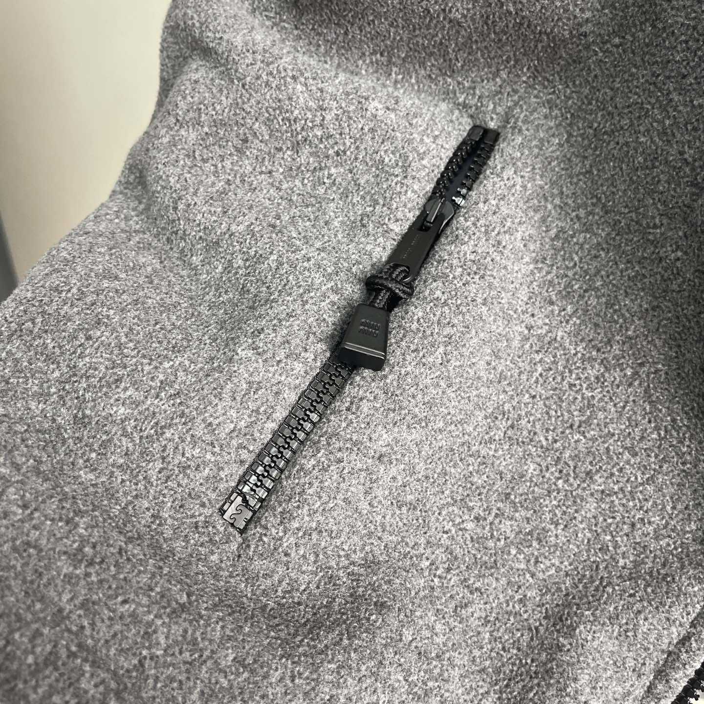 Miu Miu Logo-embroidered Fleece Sweatshirt    60056 - DesignerGu