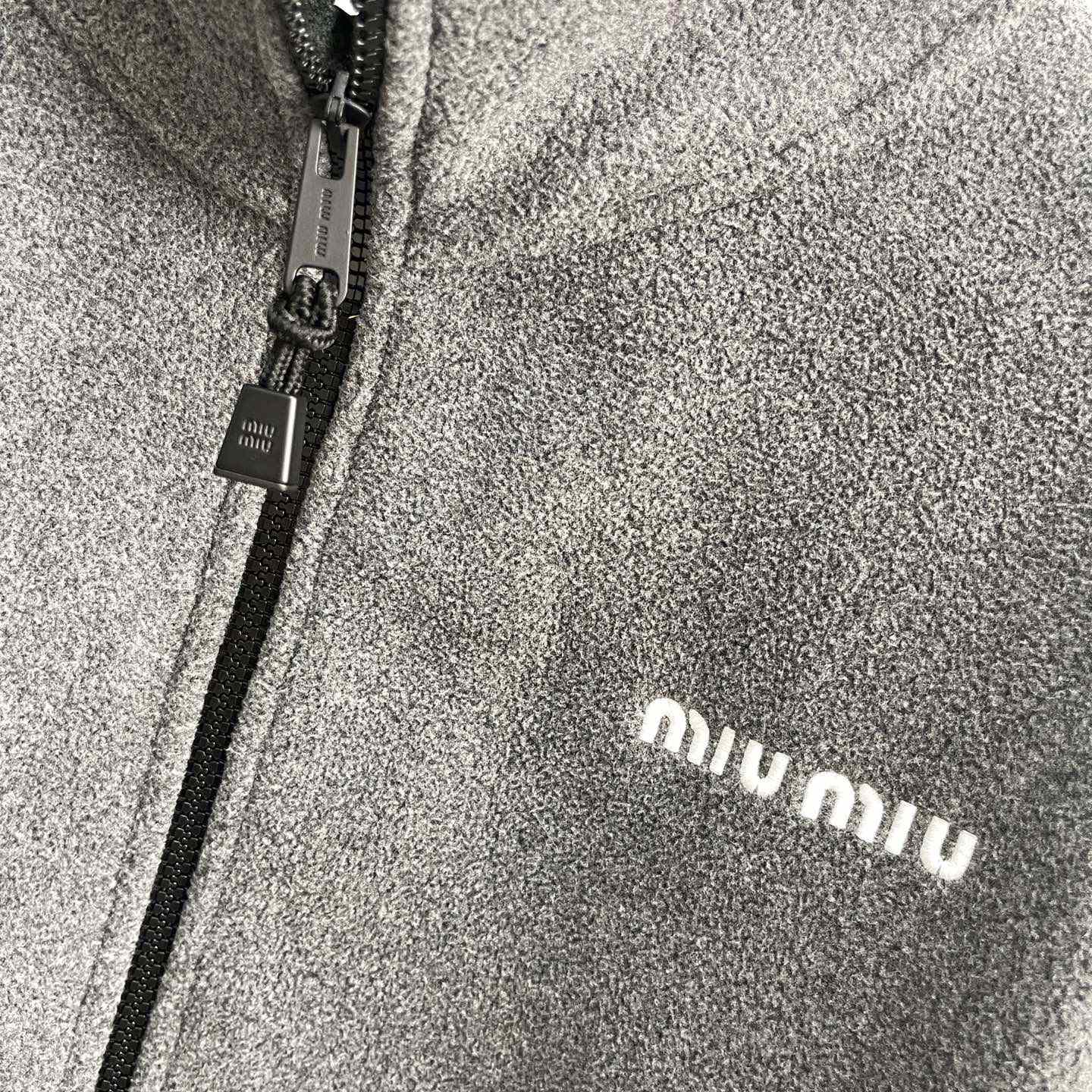 Miu Miu Logo-embroidered Fleece Sweatshirt    60056 - DesignerGu
