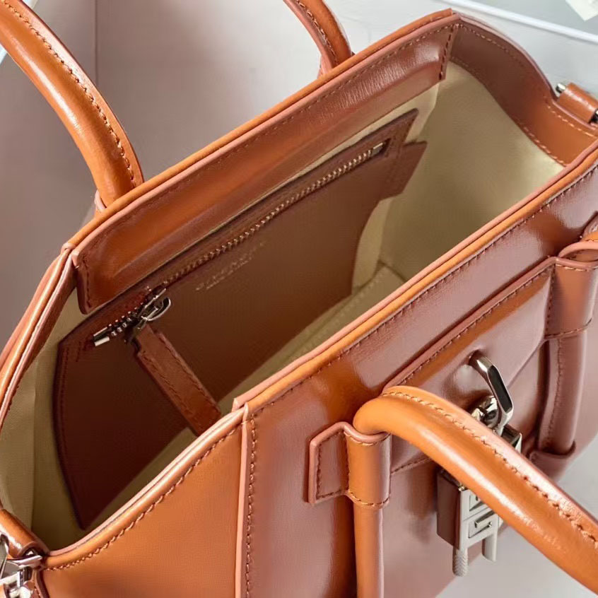 Givenchy MINI Antigona Bag    23x27x13cm - DesignerGu