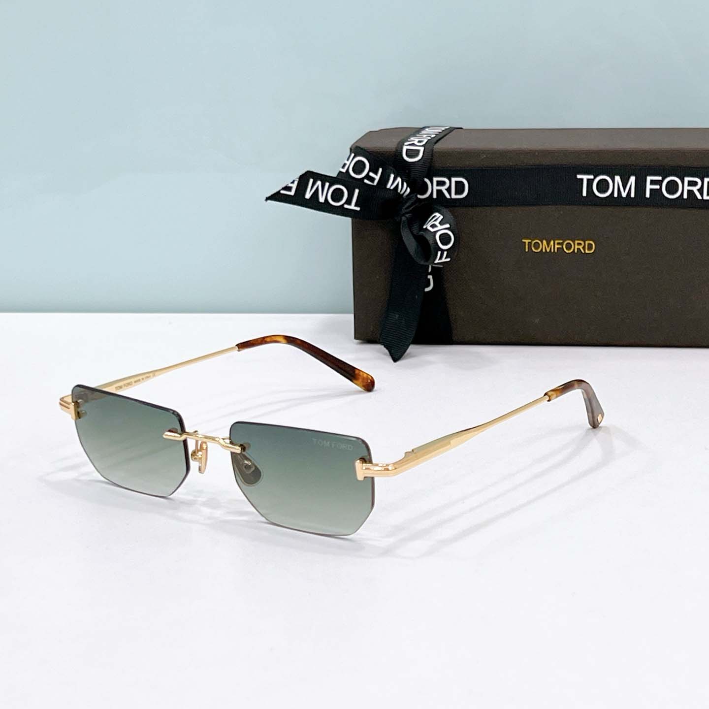 Tom Ford FT1355 Sunglasses - DesignerGu