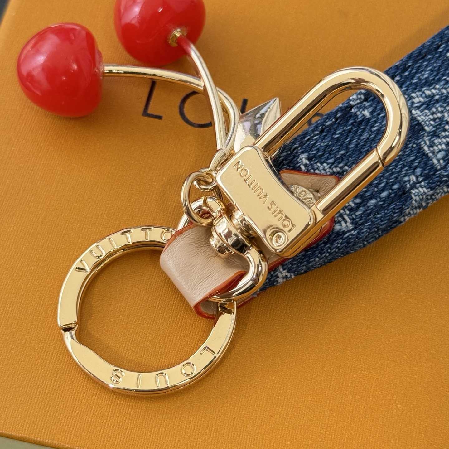 Louis Vuitton LV x TM Denim Cerise Dragonne S00   M02599 - DesignerGu