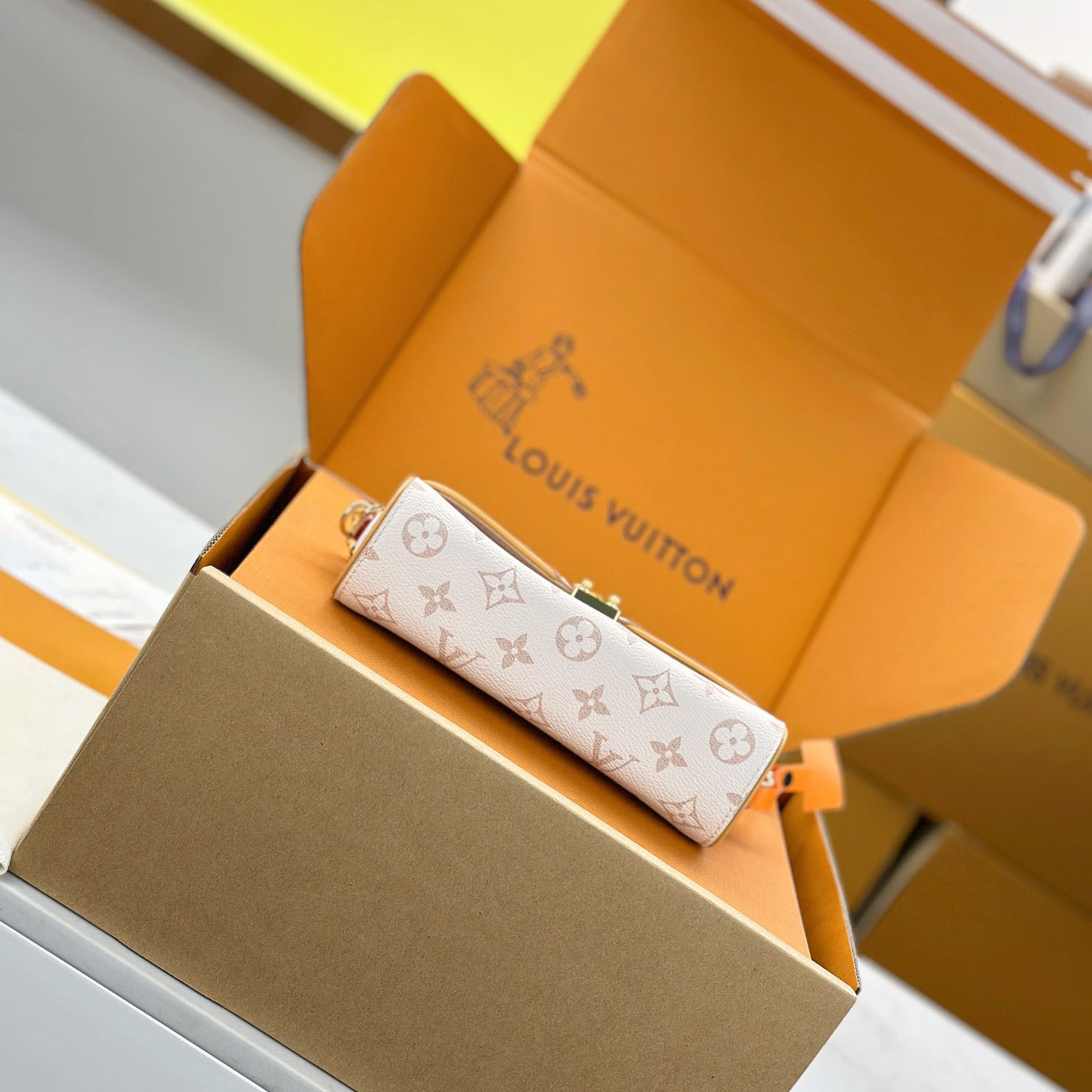  Louis Vuitton  Pochette Camille M26583 - DesignerGu