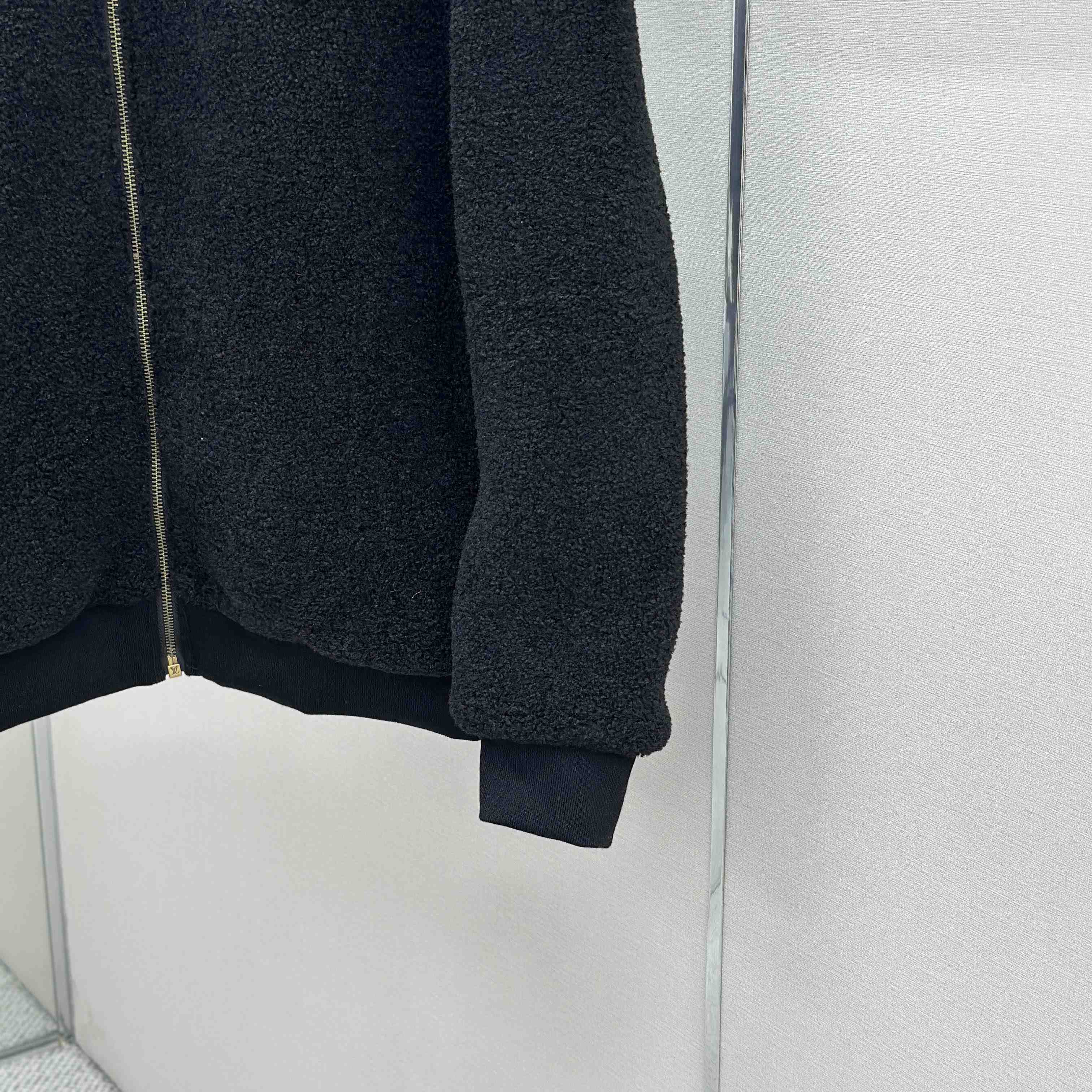 Louis Vuitton Zippered Fleece Blouson    1AJTU2 - DesignerGu