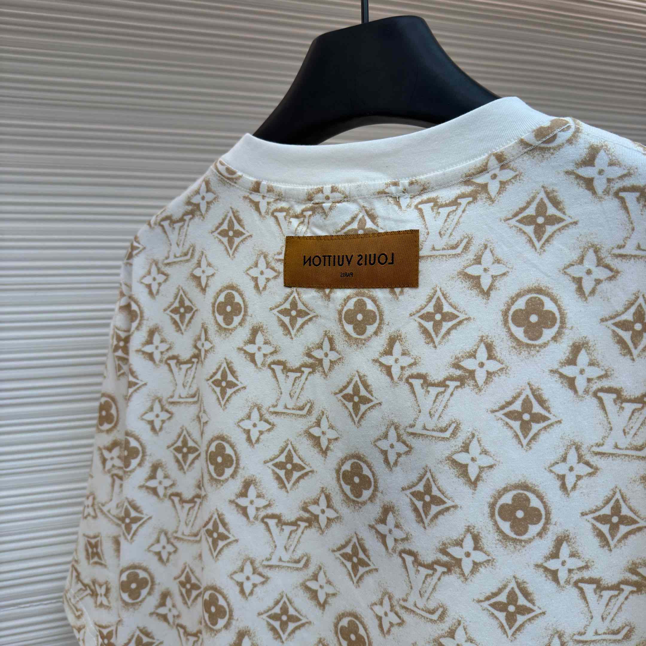 Louis Vuitton Monogram Print Short Sleeve Tee - DesignerGu