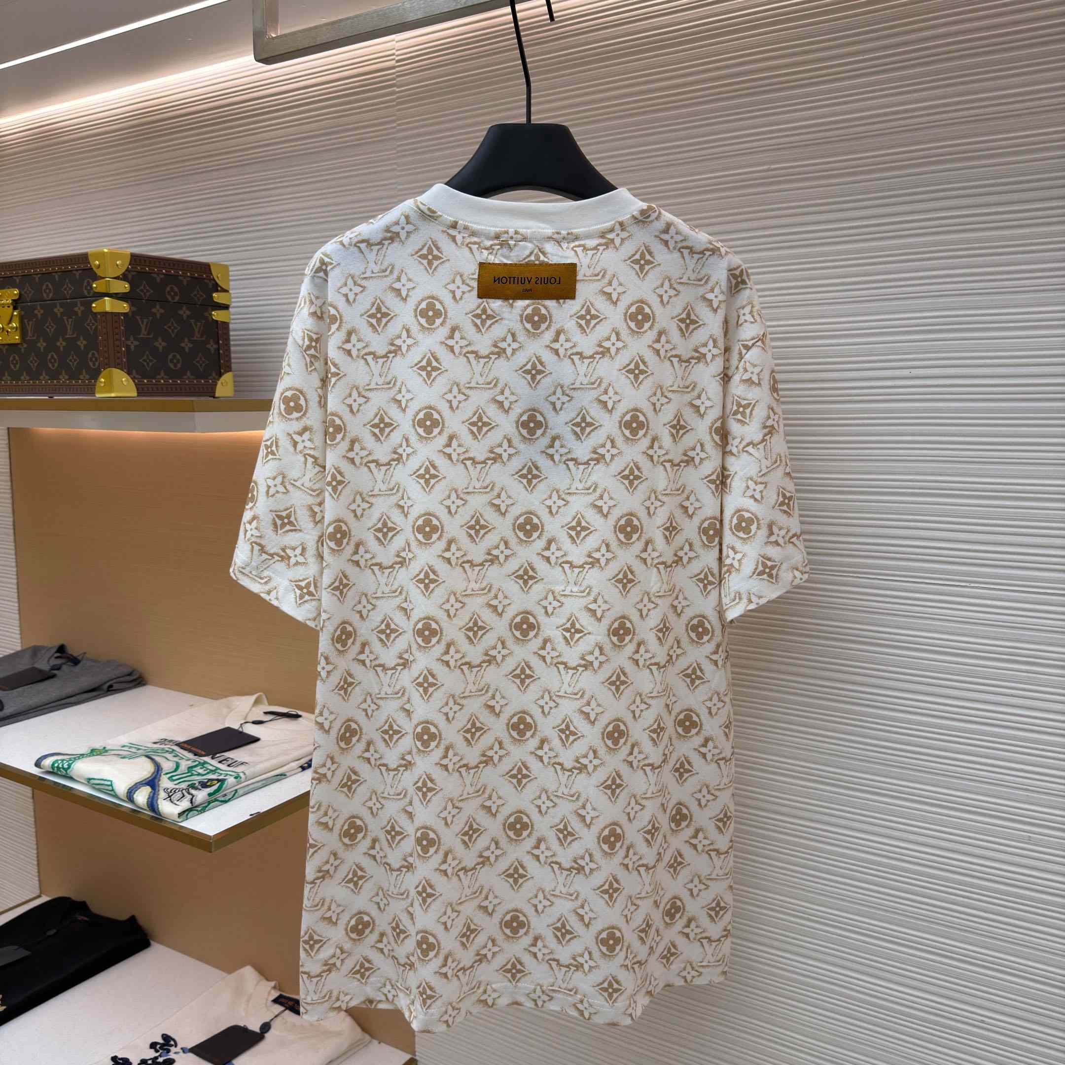 Louis Vuitton Monogram Print Short Sleeve Tee - DesignerGu