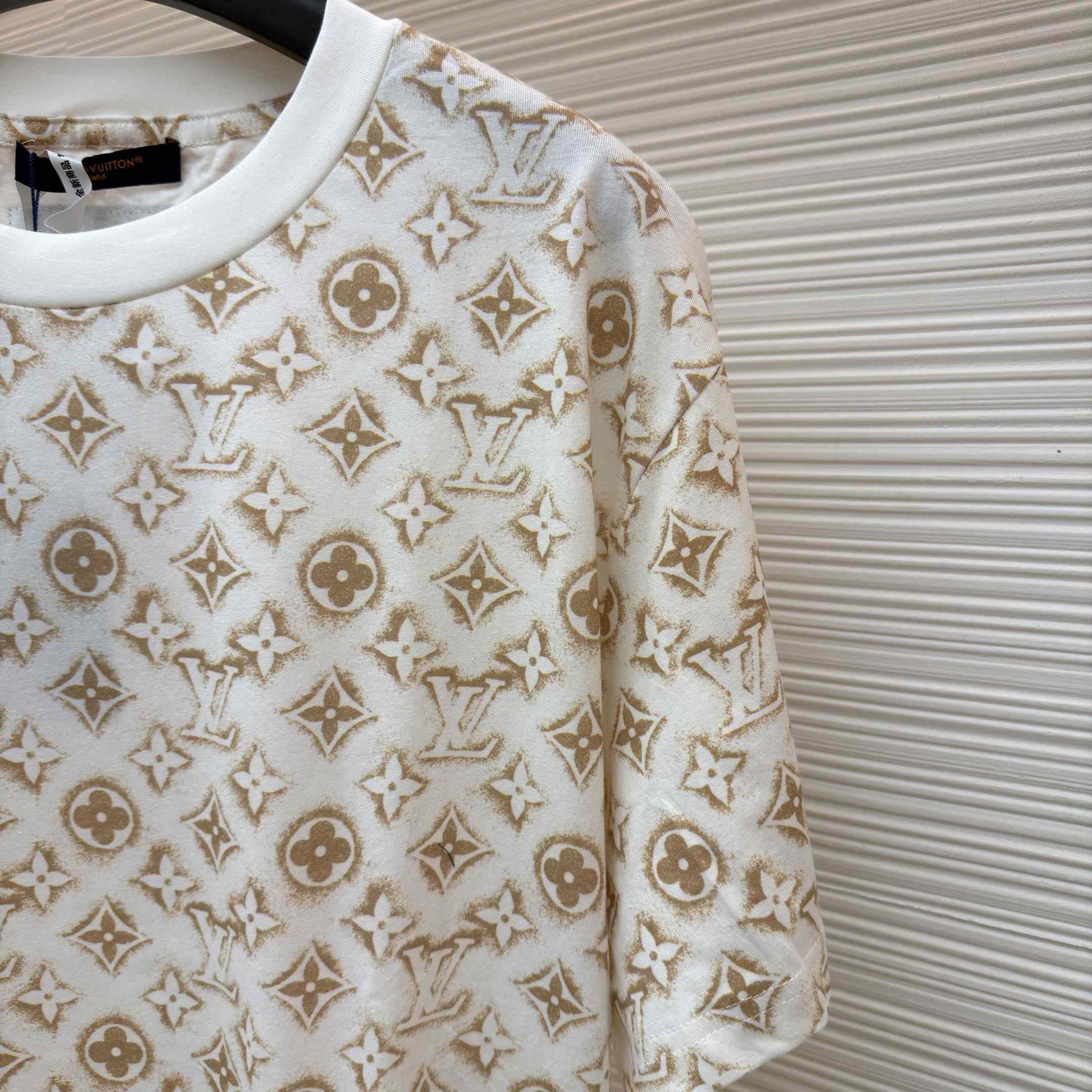 Louis Vuitton Monogram Print Short Sleeve Tee - DesignerGu