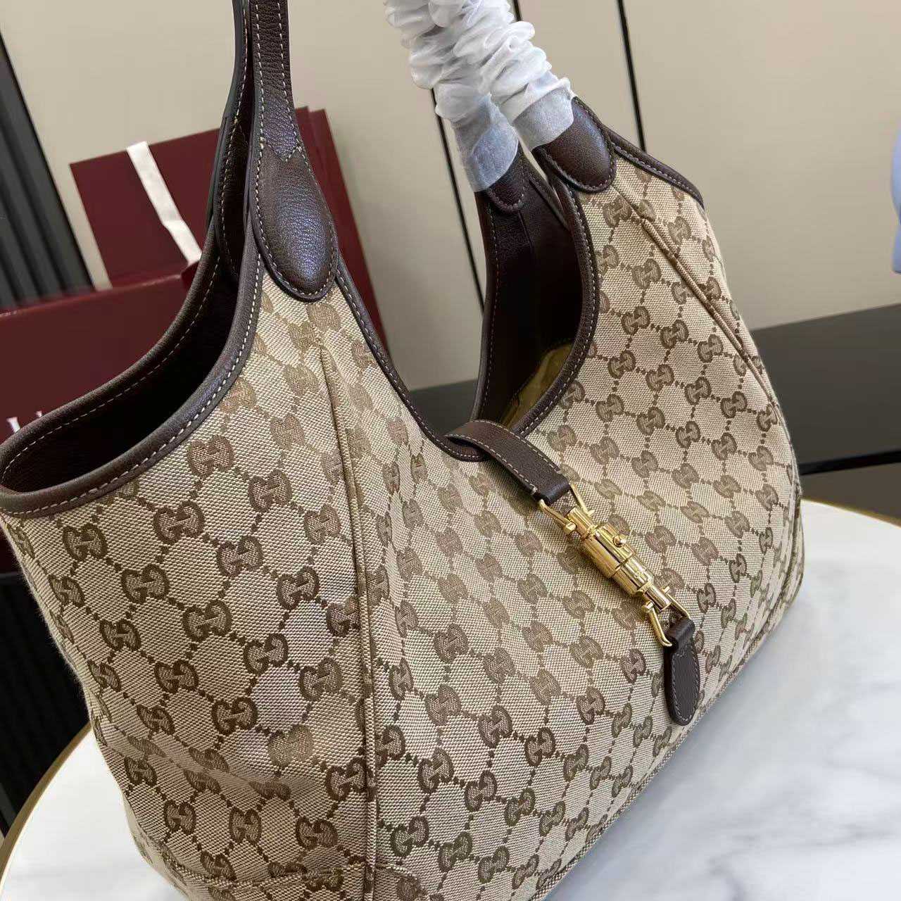 Gucci Mercato Medium Tote Bag 866645 - DesignerGu