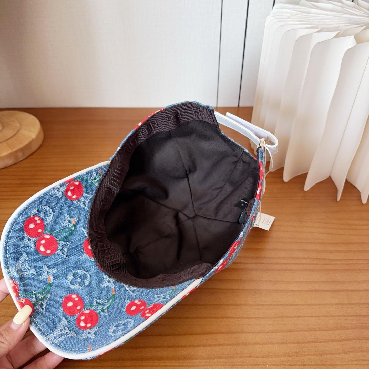 Louis Vuitton Cap - DesignerGu