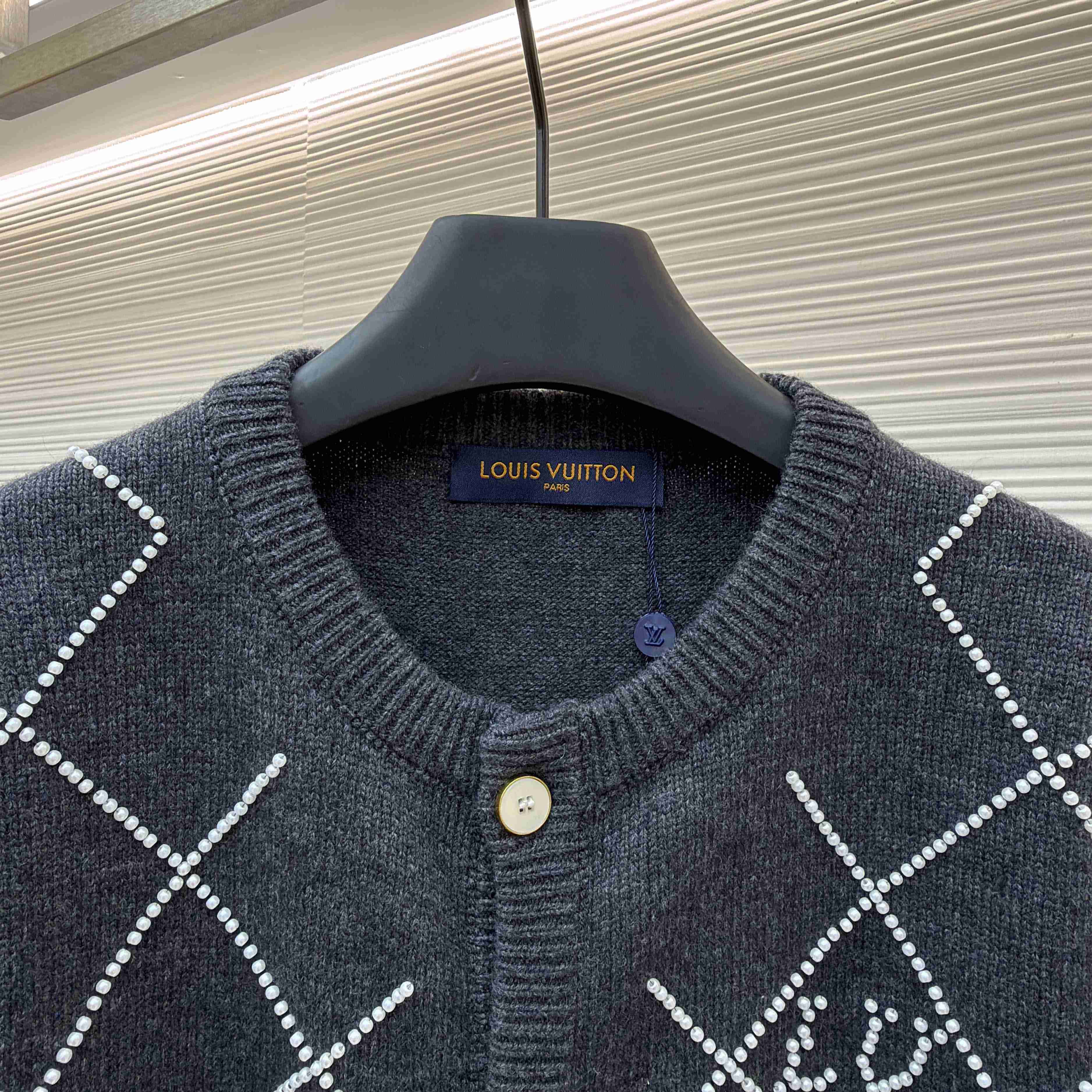 Louis Vuitton Cardigan With Pearly Embroidery   1AJBUT - DesignerGu