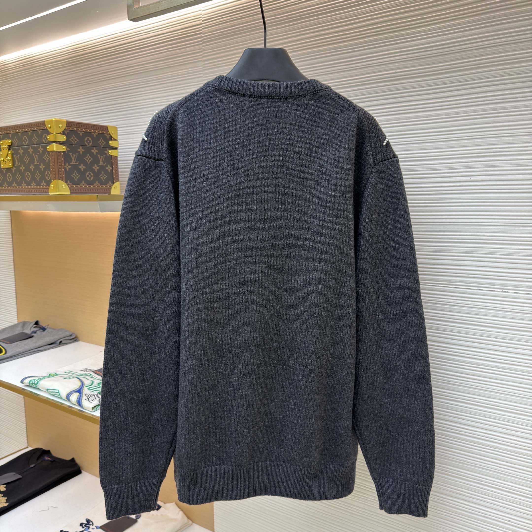 Louis Vuitton Cardigan With Pearly Embroidery   1AJBUT - DesignerGu