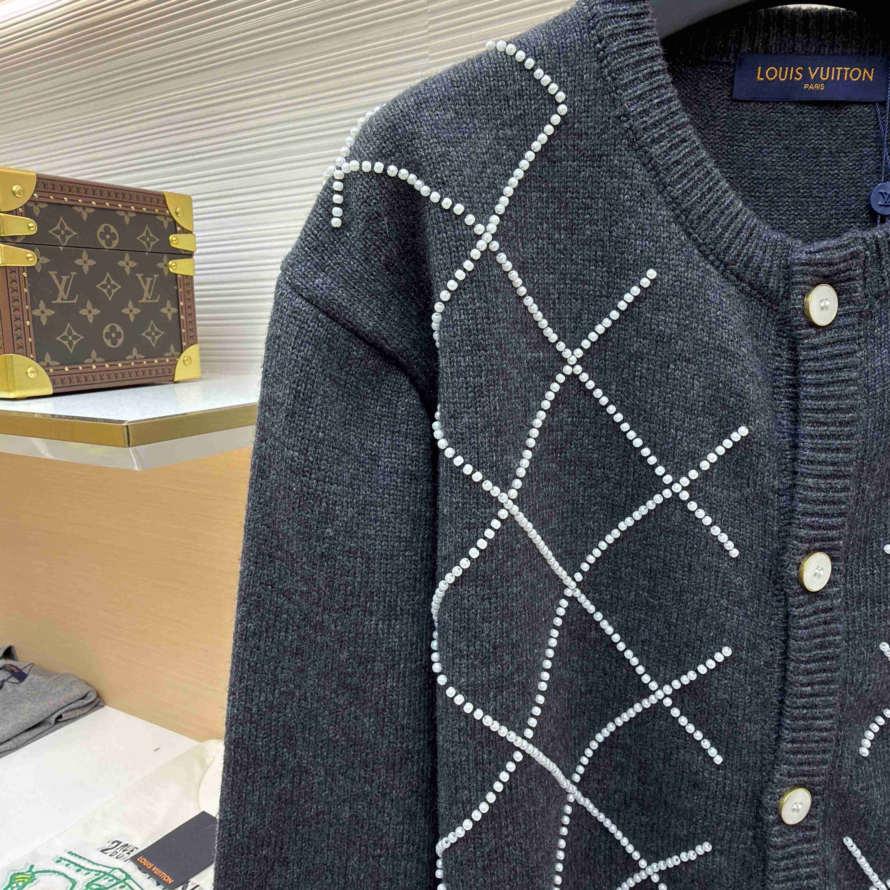 Louis Vuitton Cardigan With Pearly Embroidery   1AJBUT - DesignerGu