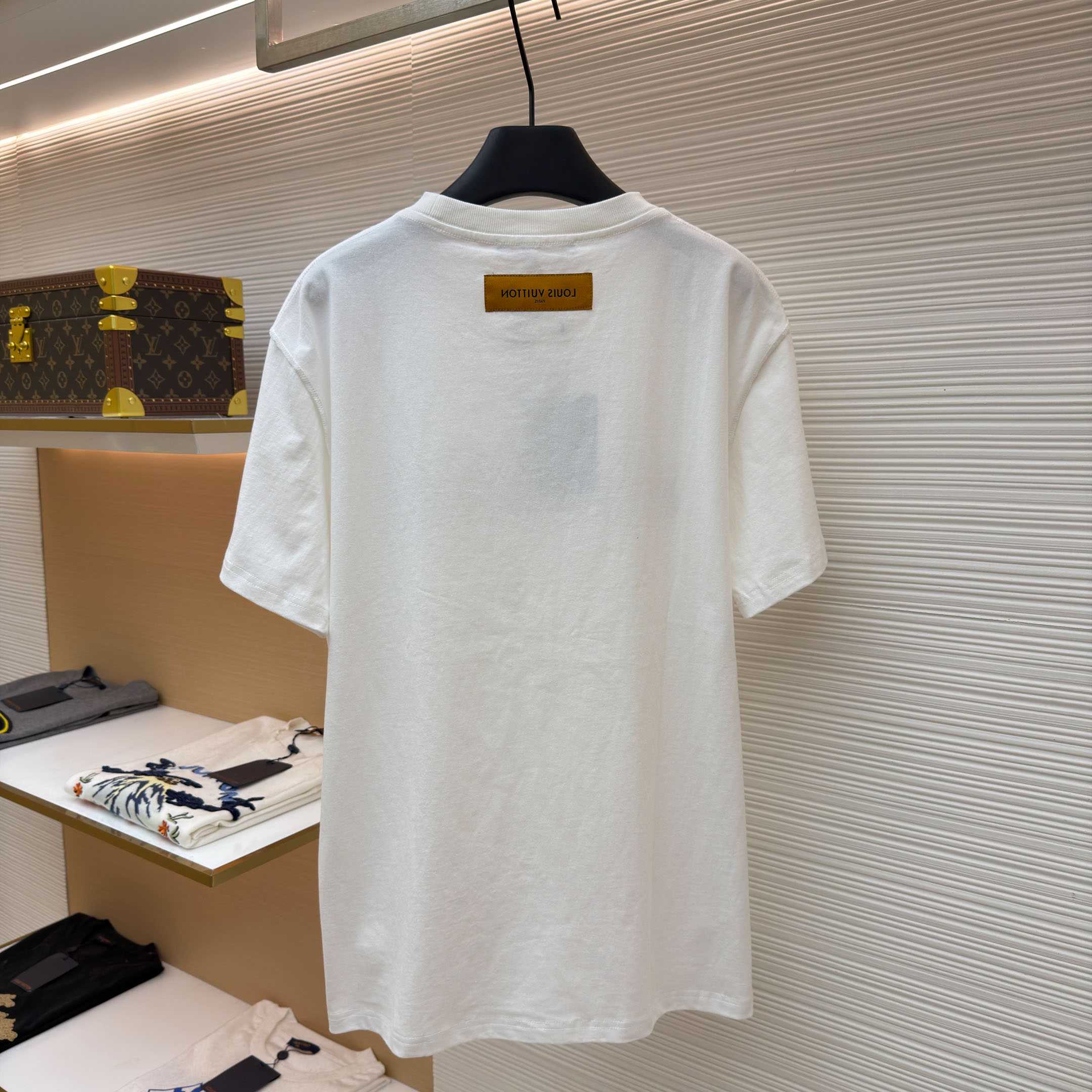  Louis Vuitton Embroidery T-Shirt - DesignerGu