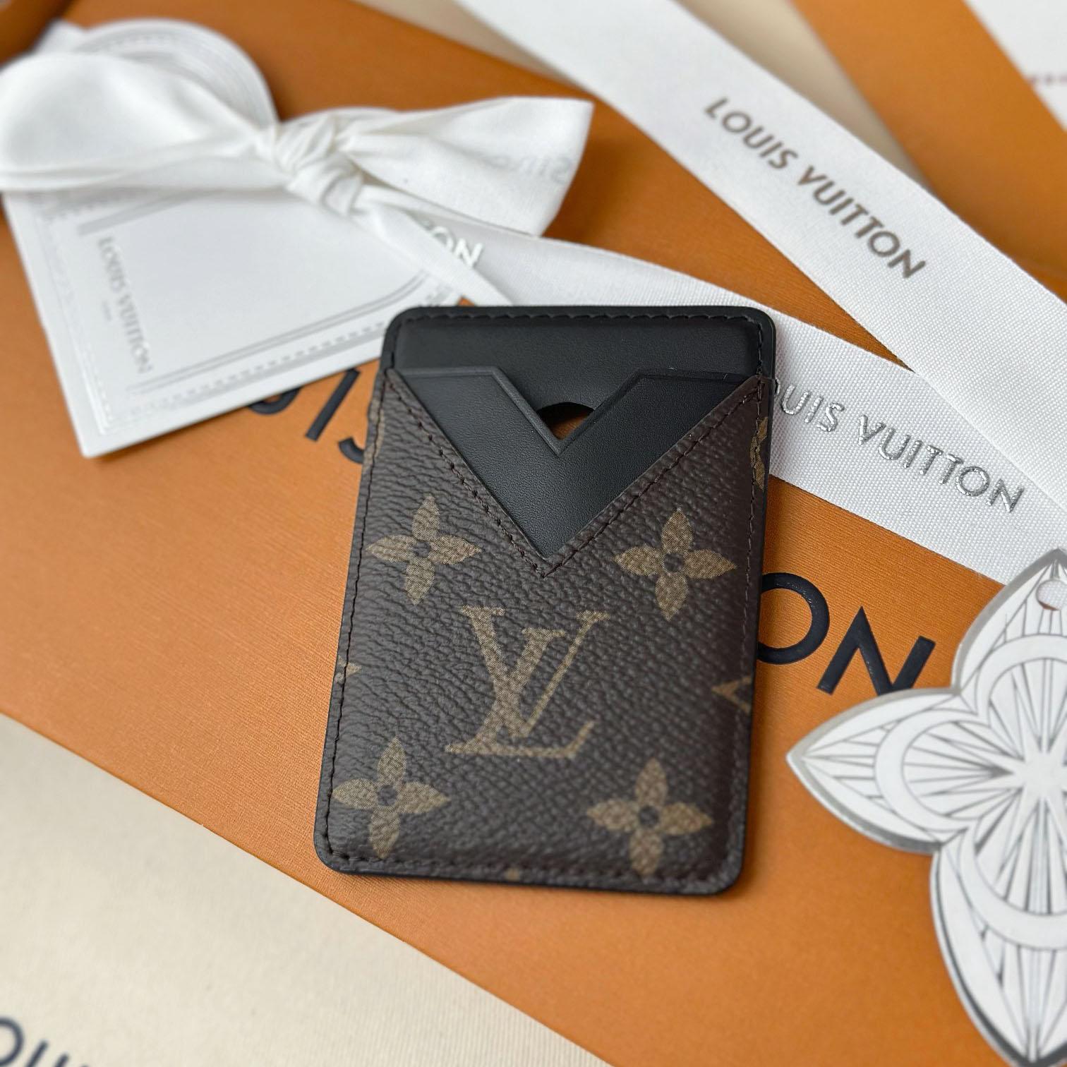 Louis Vuitton Magnetic Card Holder M13185 - DesignerGu