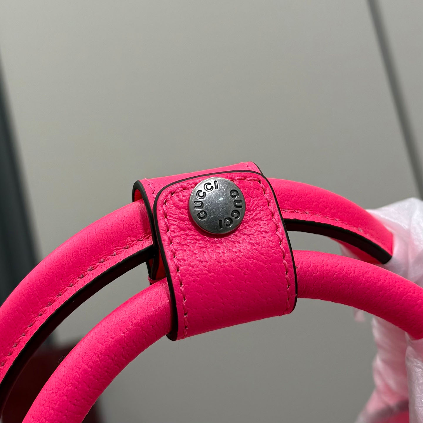 Gucci GG Medium Duffle Bag 834460 - DesignerGu