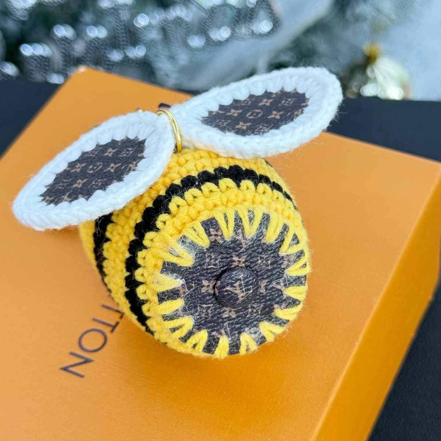 Louis Vuitton Bee LV Crochet Bag Charm   M02585 - DesignerGu